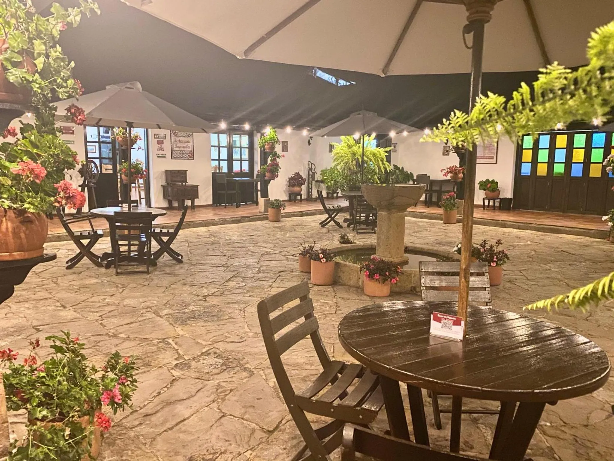 Restaurant/places to eat in Hospederia Centro de Convenciones Duruelo