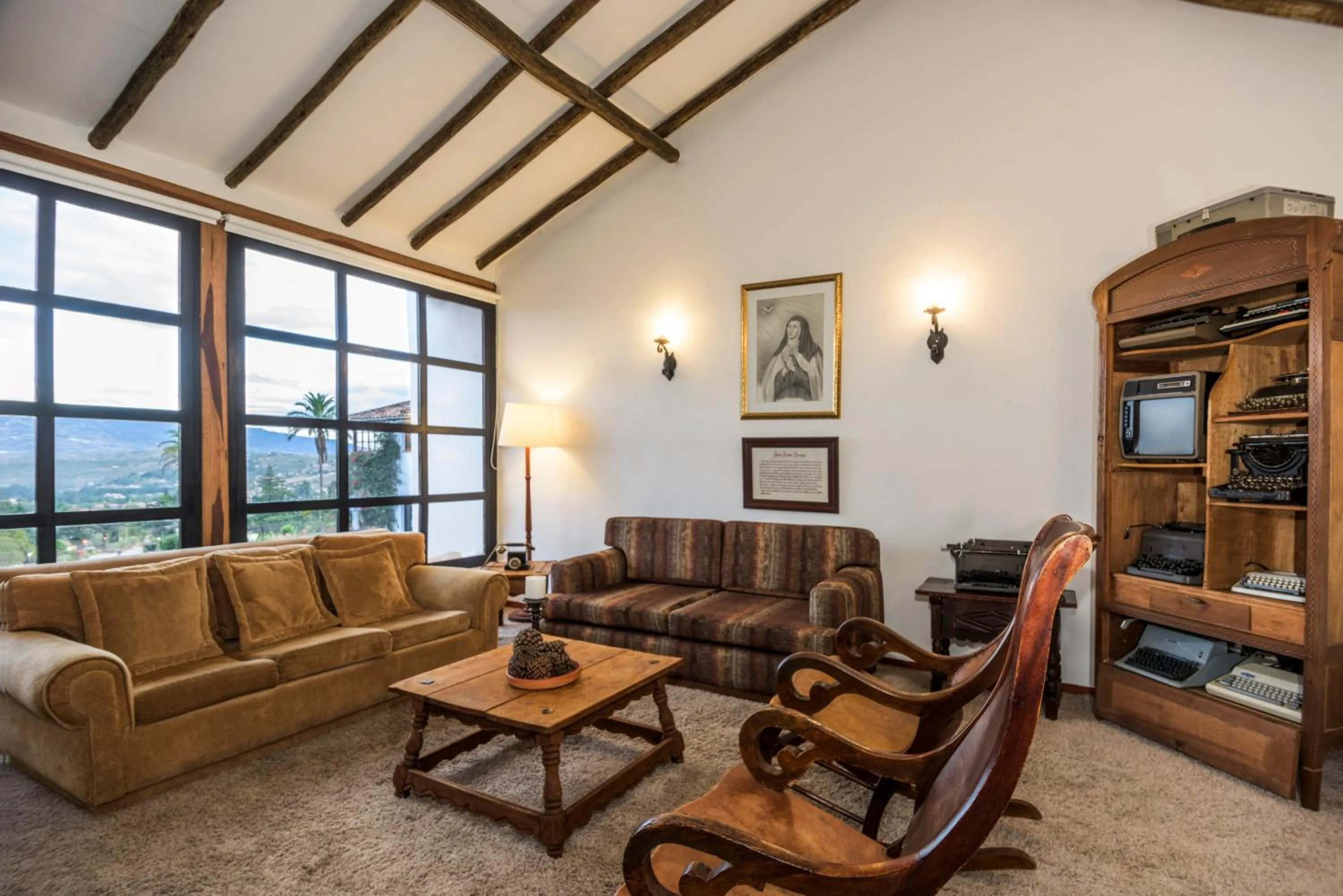 Communal lounge/ TV room in Hospederia Centro de Convenciones Duruelo