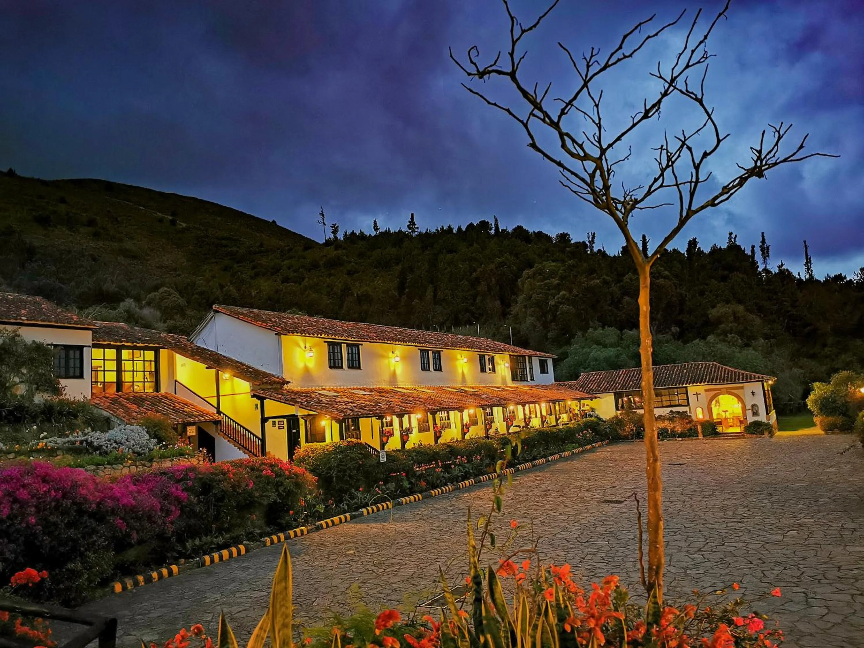 Property building in Hospederia Centro de Convenciones Duruelo