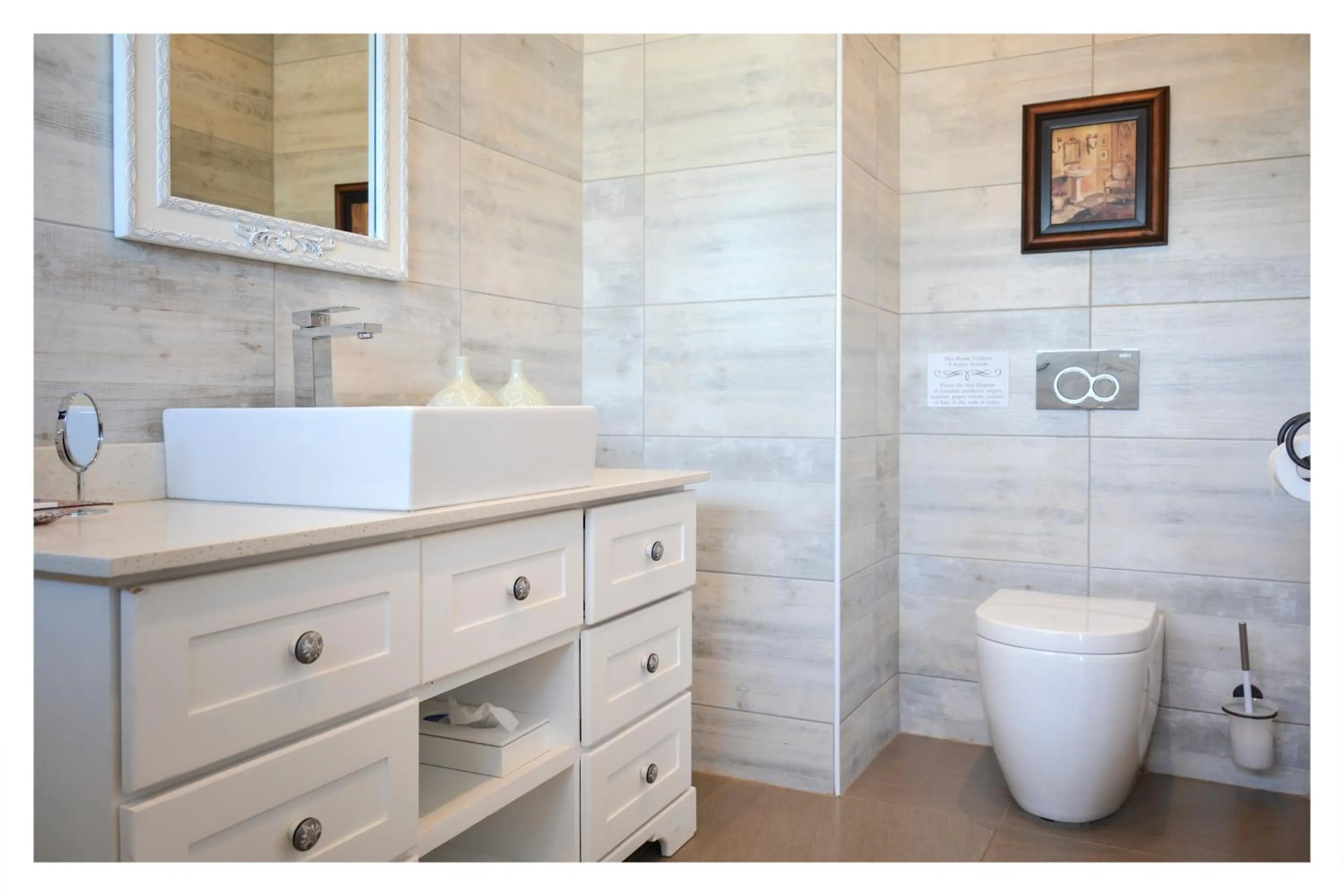 Toilet in 66 On Monzali 4 Star Luxury Guesthouse