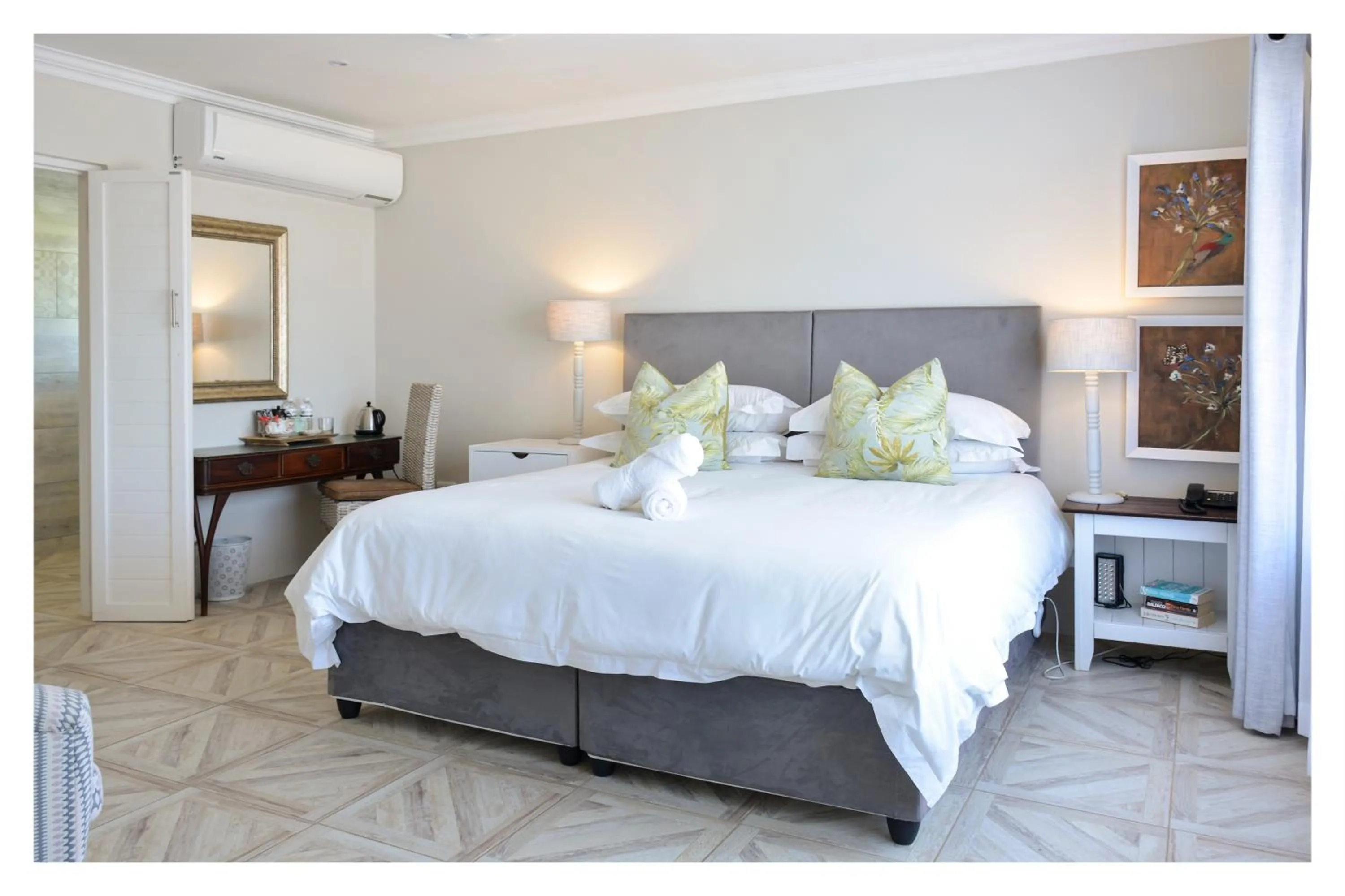 Photo of the whole room, Bed in 66 On Monzali 4 Star Luxury Guesthouse