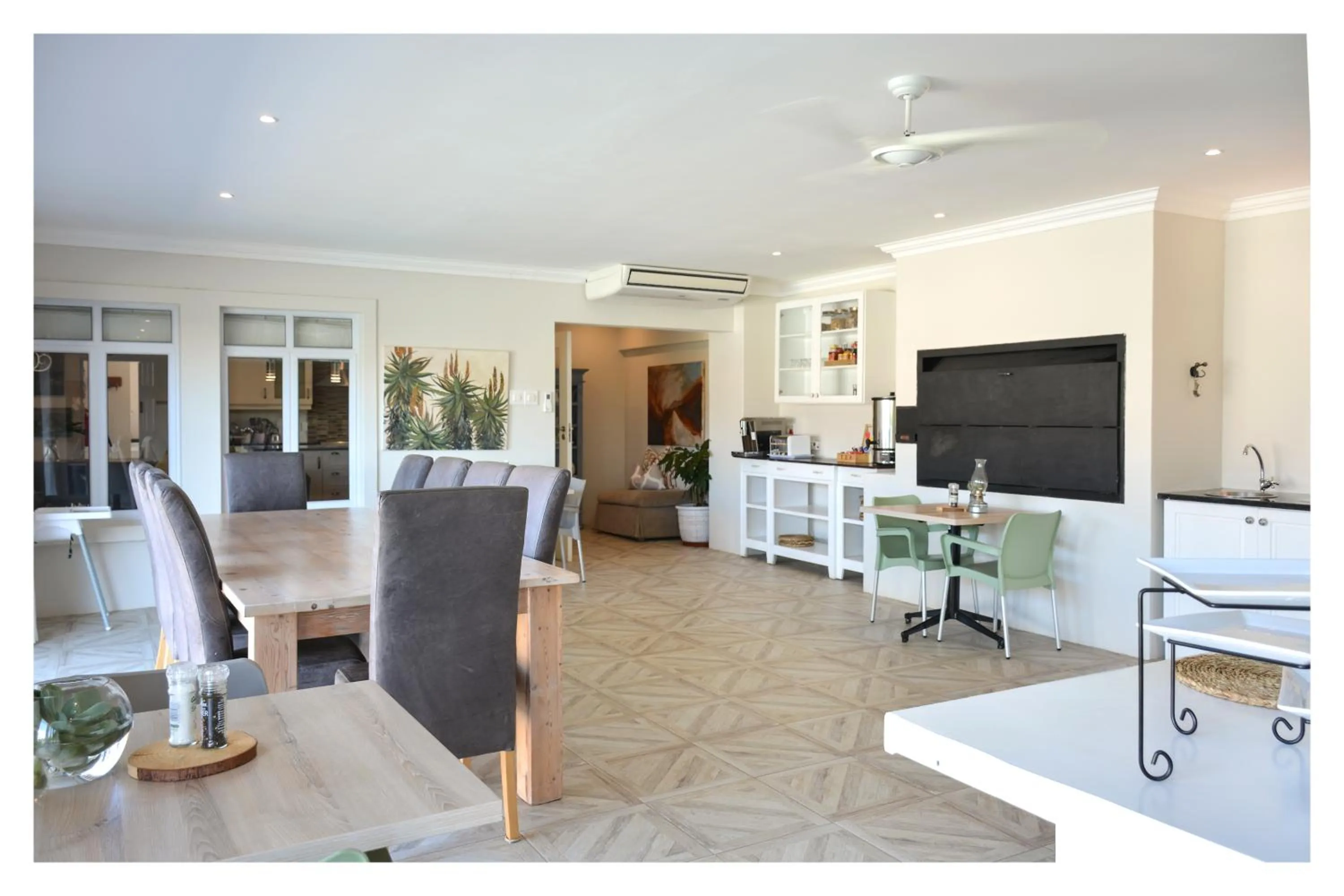 Dining area in 66 On Monzali 4 Star Luxury Guesthouse