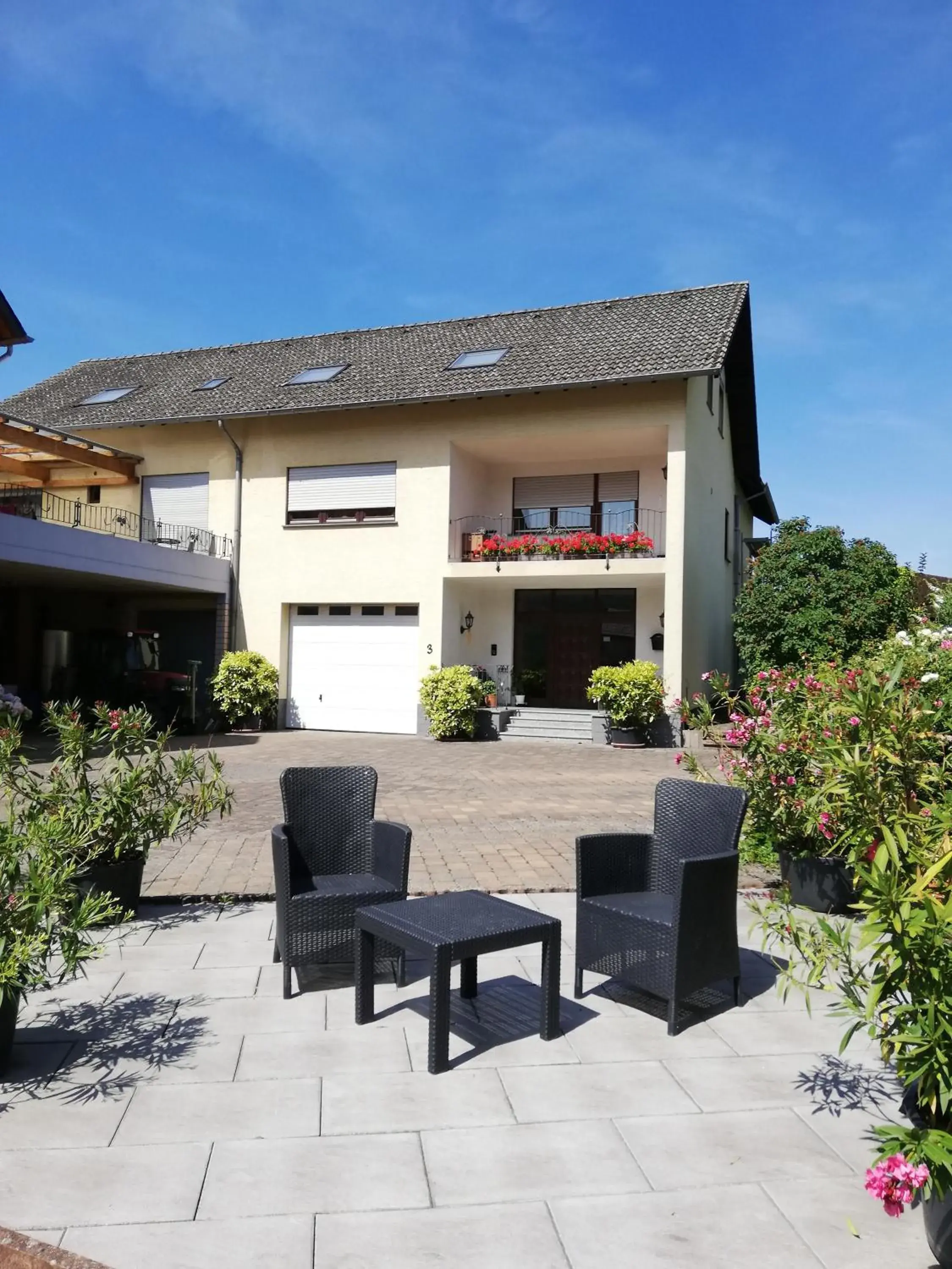 Wein-und Gästehaus Alfons Bollig Wein-und Gästehaus Alfons Bollig