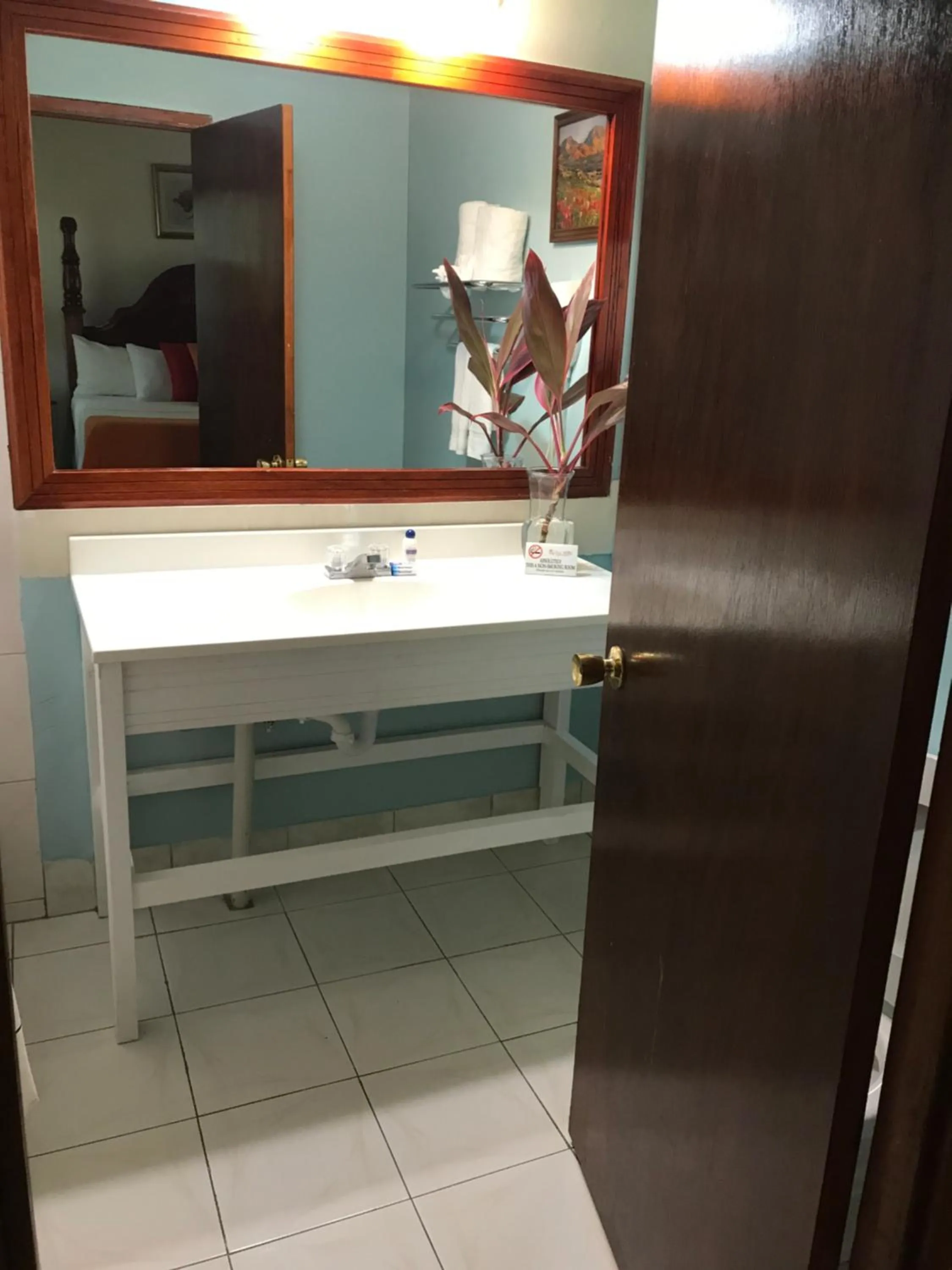 Bathroom in Rayon Hotel