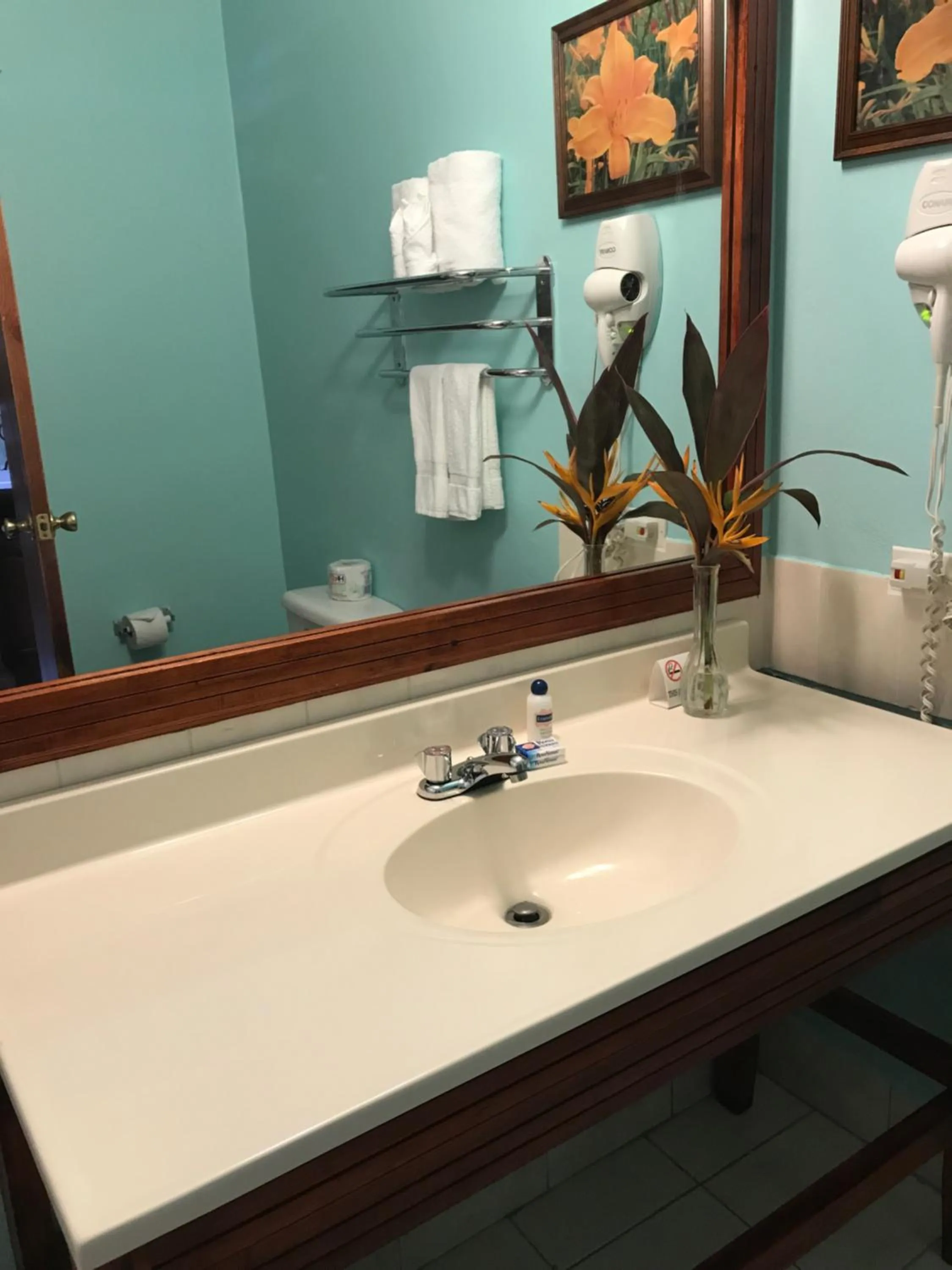 Bathroom in Rayon Hotel