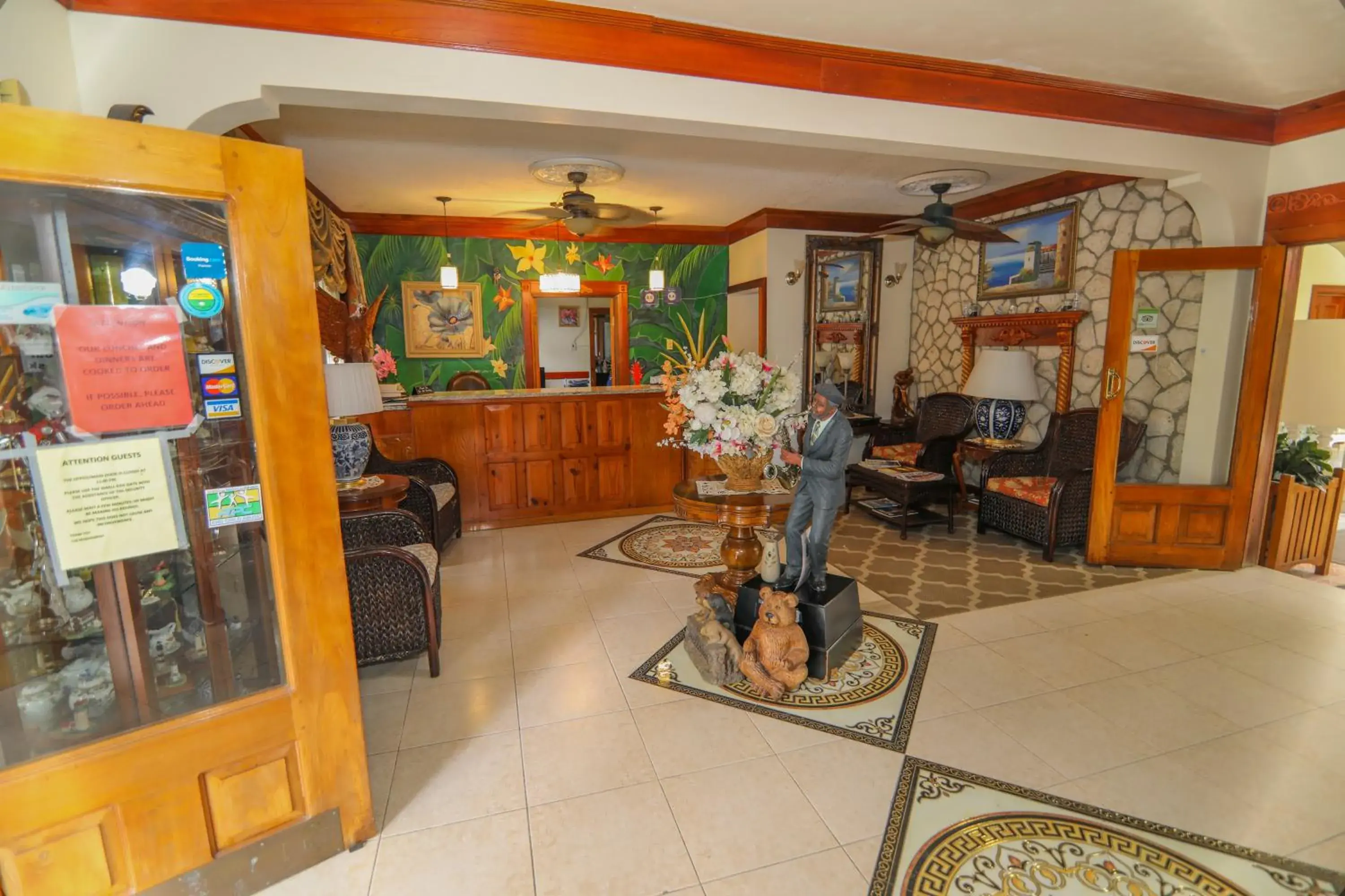 Lobby or reception in Rayon Hotel Lobby or reception in Rayon Hotel