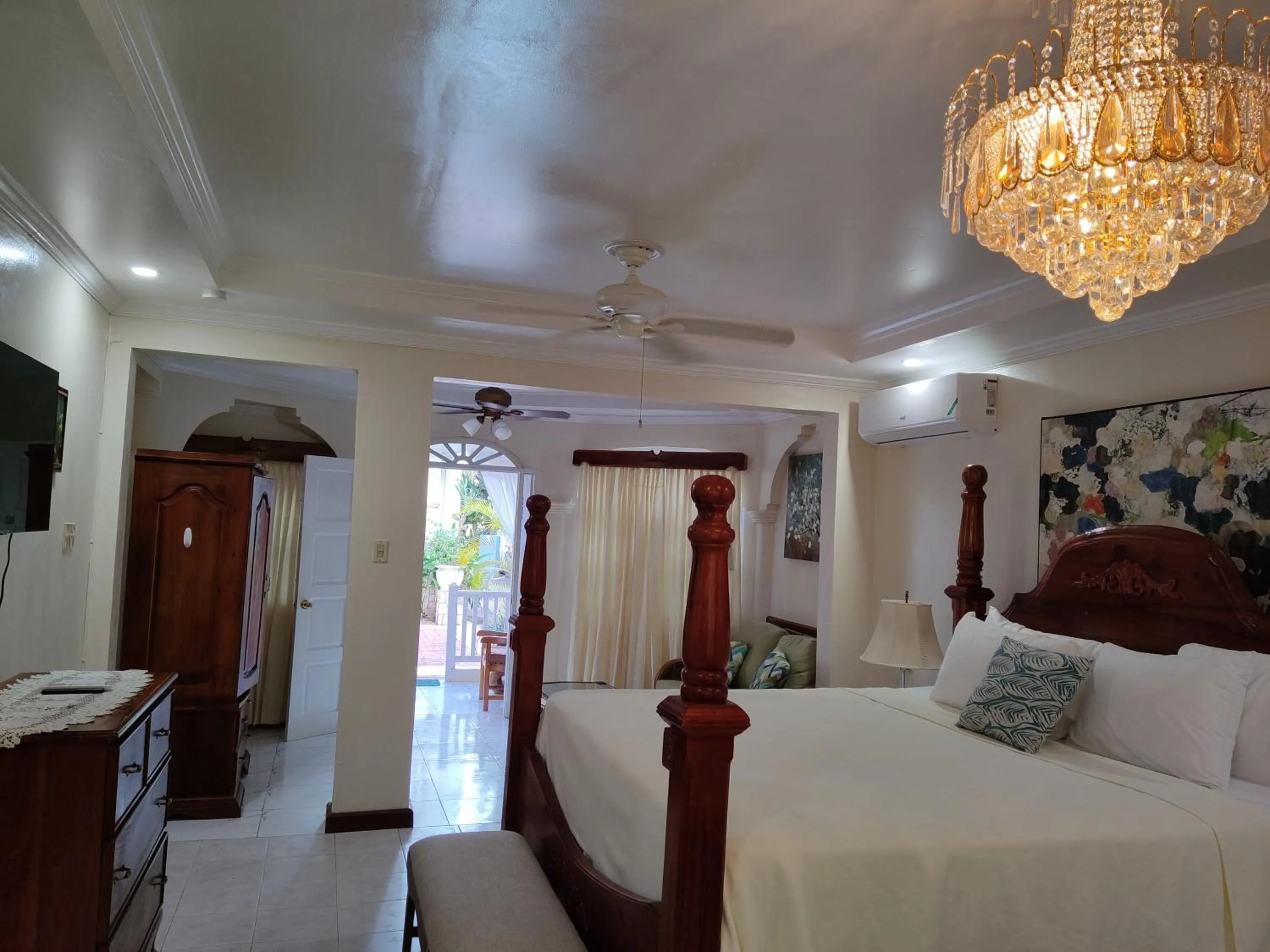 Photo of the whole room, Bed in Rayon Hotel