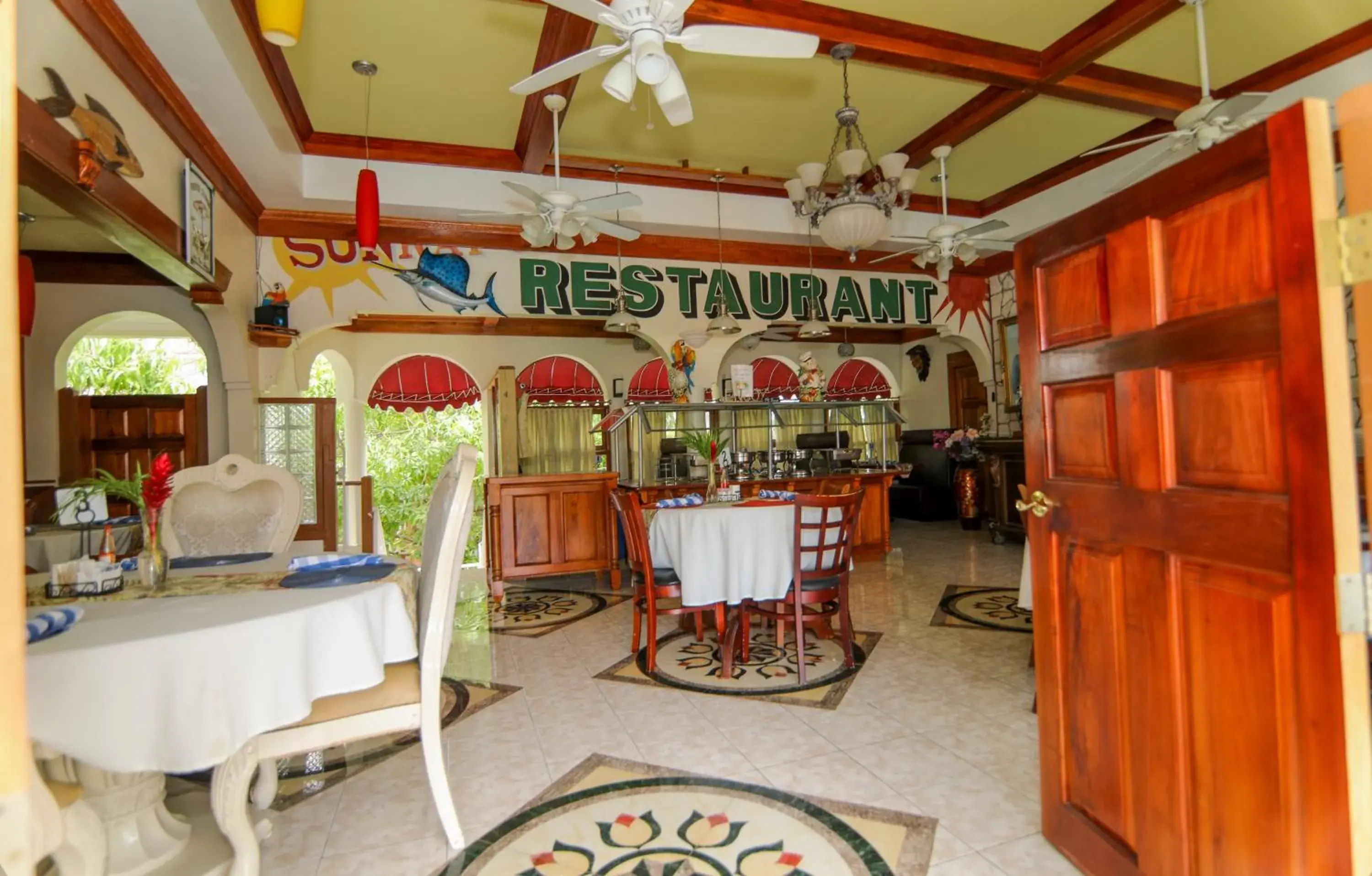 Restaurant/places to eat in Rayon Hotel Restaurant/places to eat in Rayon Hotel