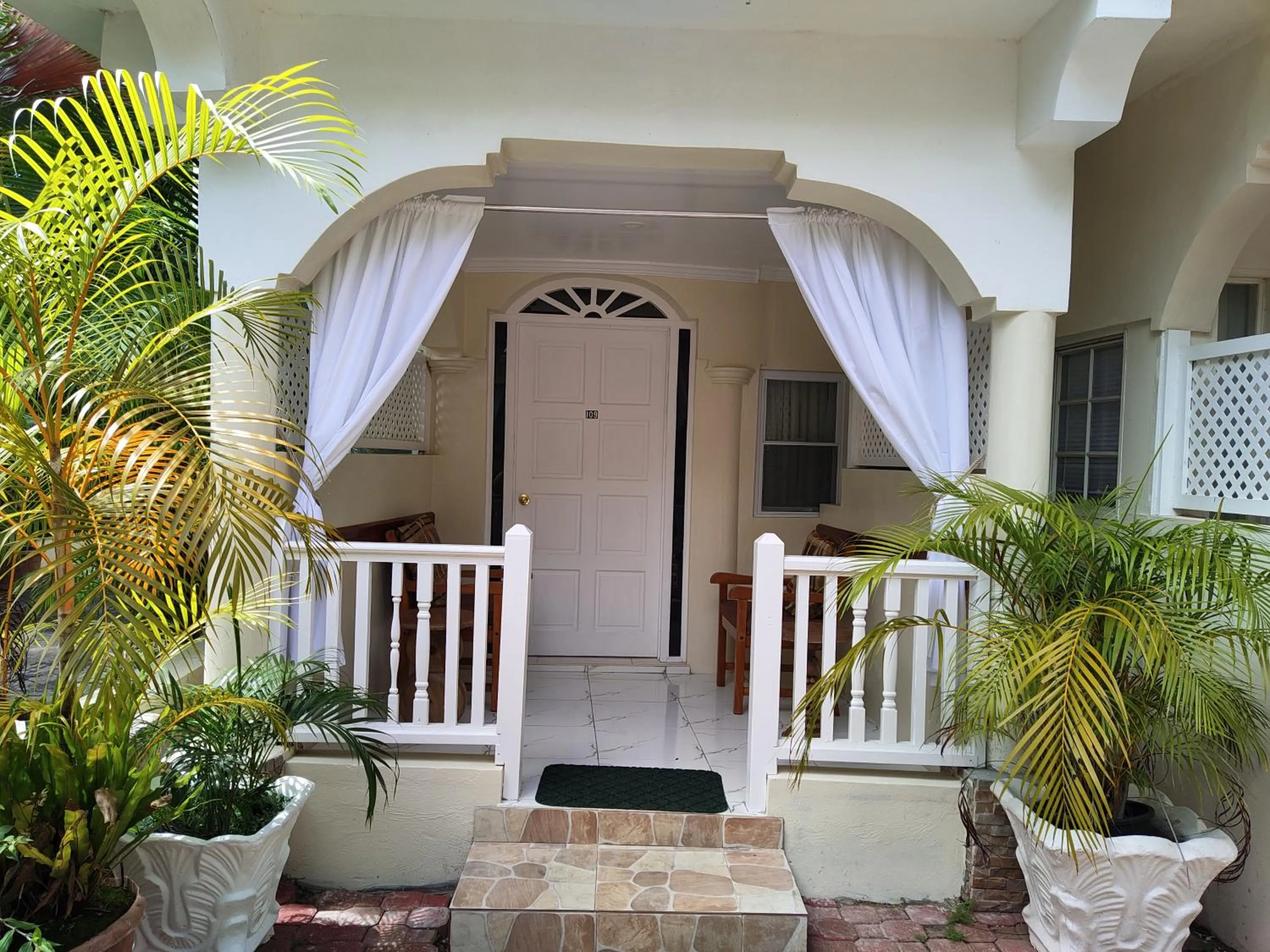 Patio in Rayon Hotel