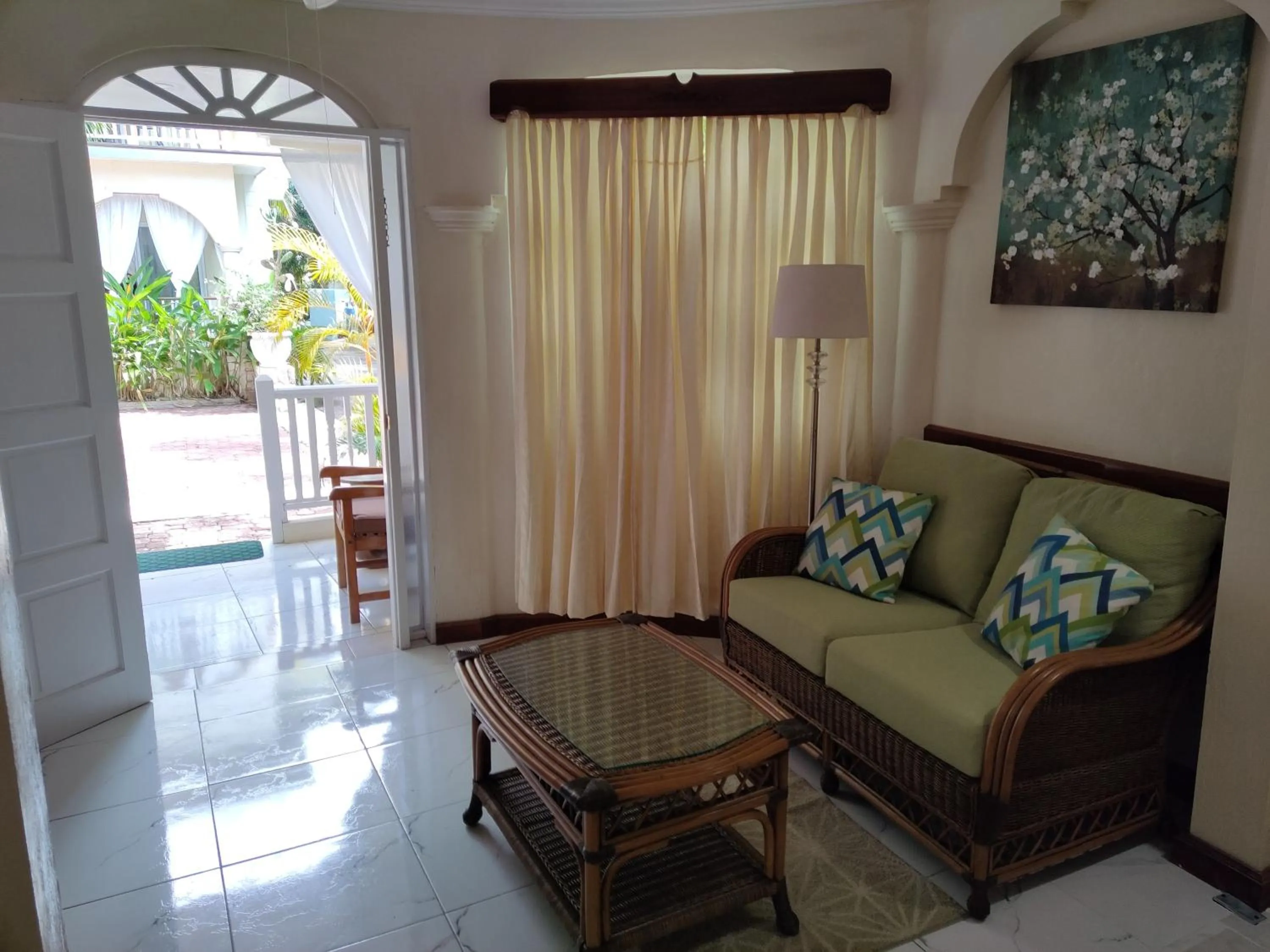 Seating area in Rayon Hotel