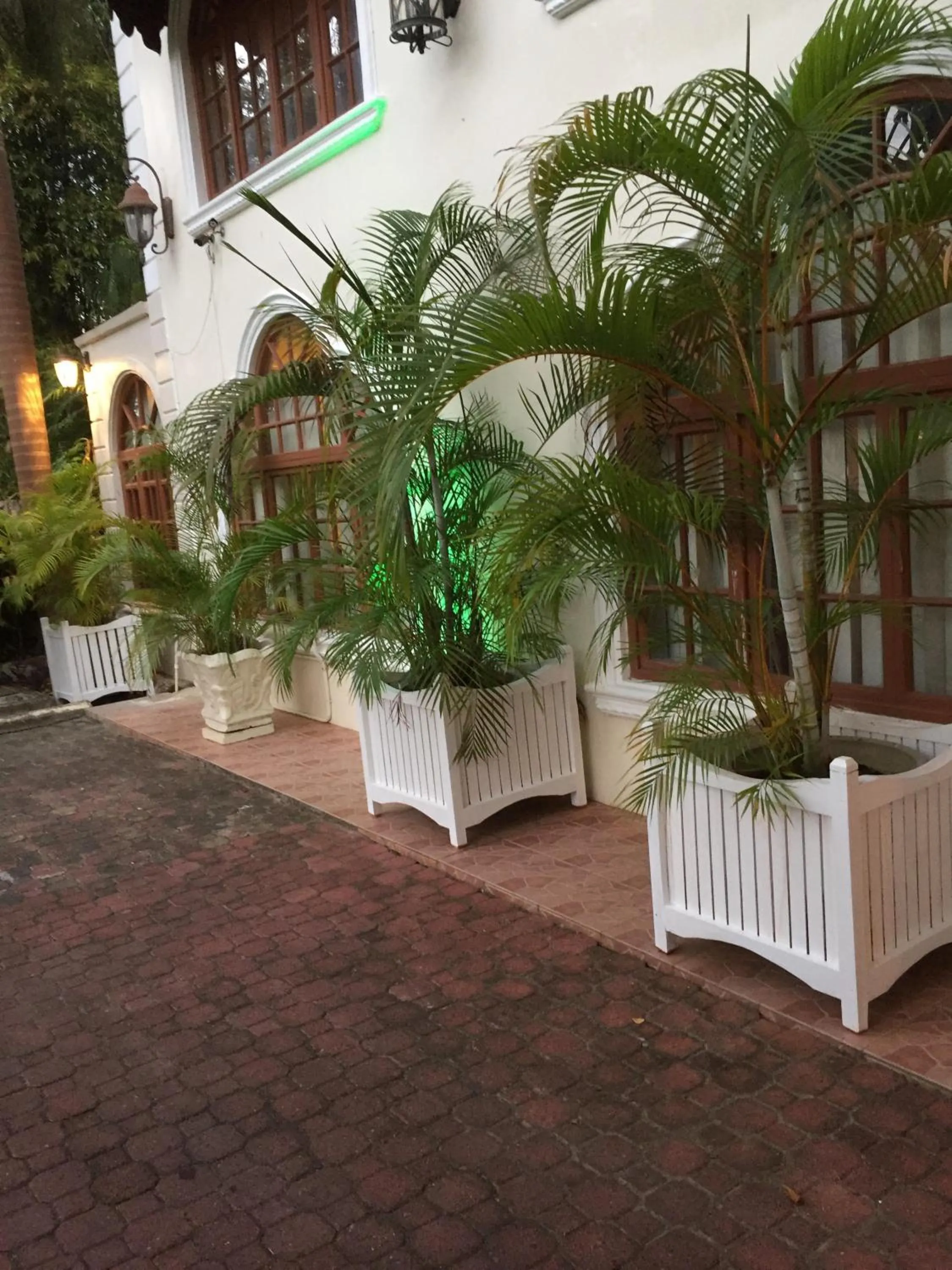 Facade/entrance in Rayon Hotel