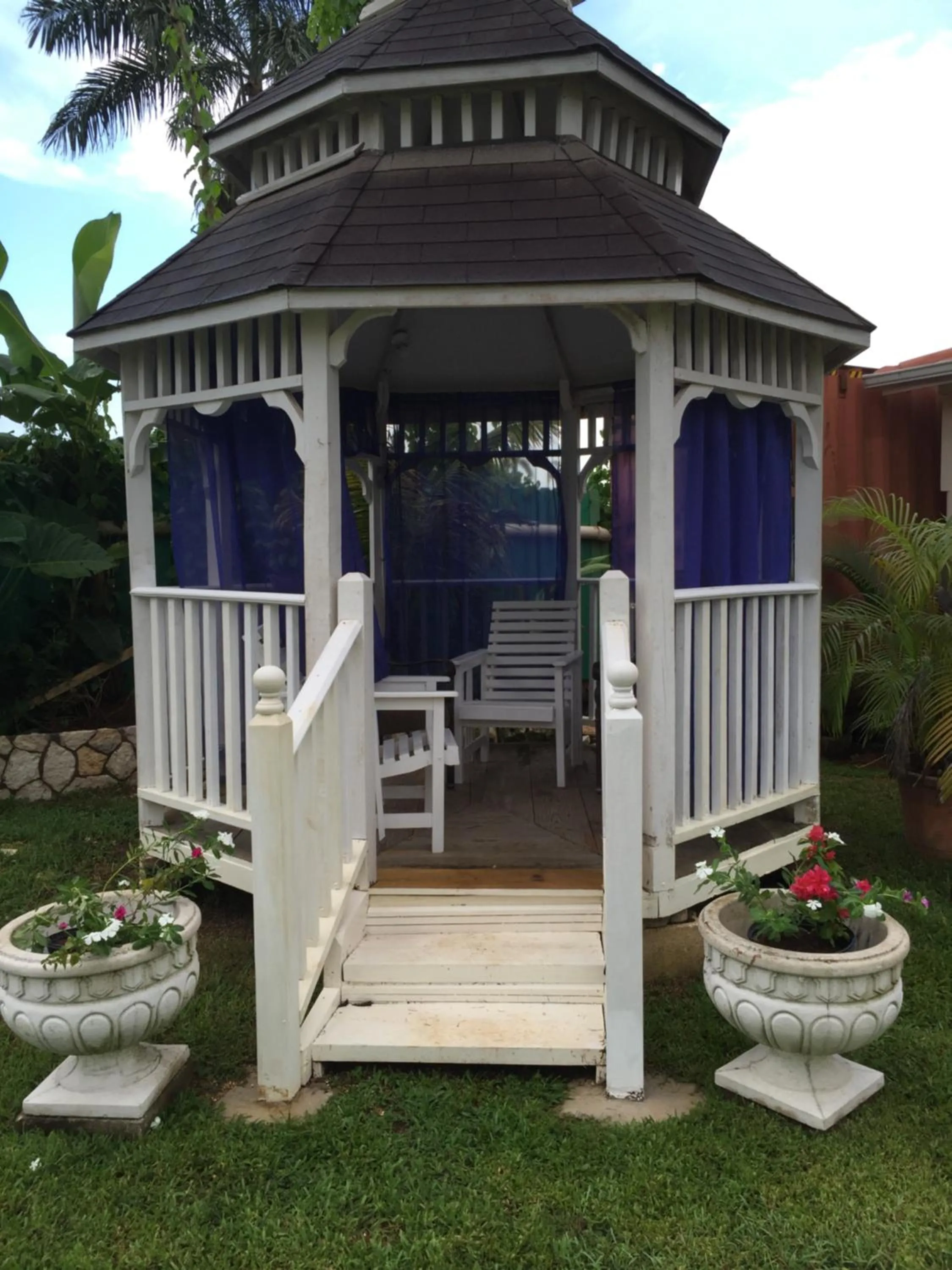 Patio in Rayon Hotel