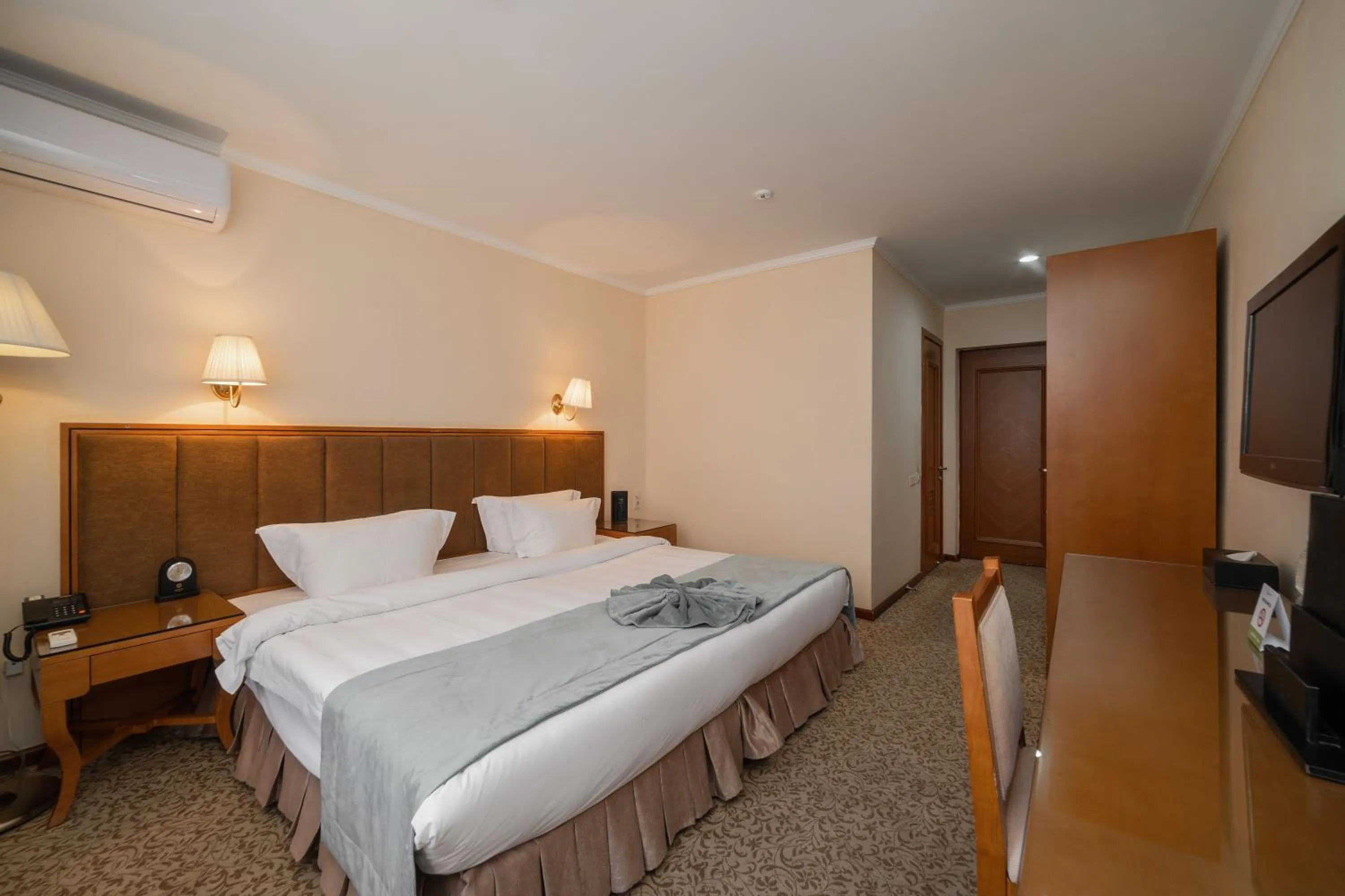 Bed in Jannat Resort