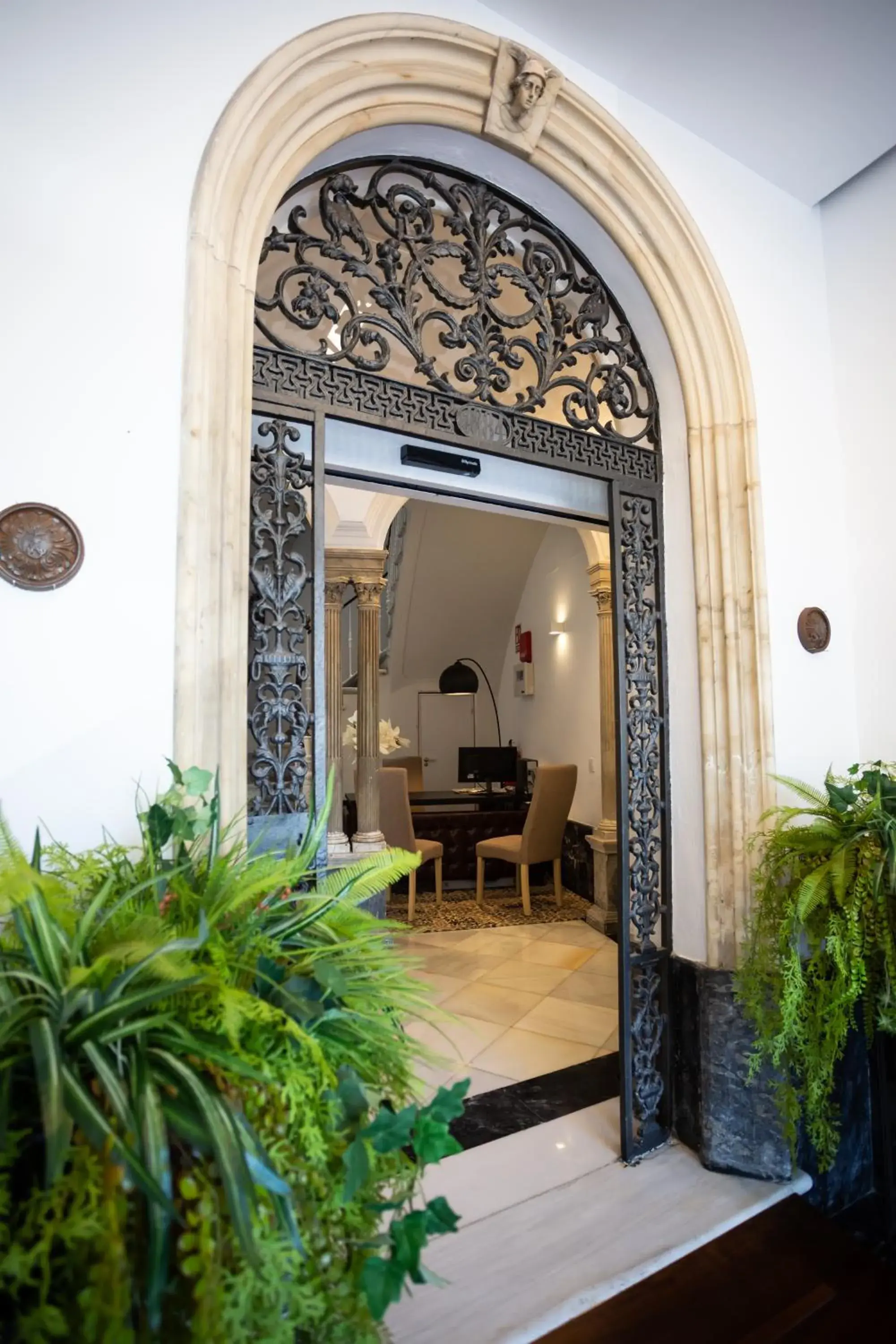 Facade/entrance in Plazuela del Carbón Suites Facade/entrance in Plazuela del Carbón Suites