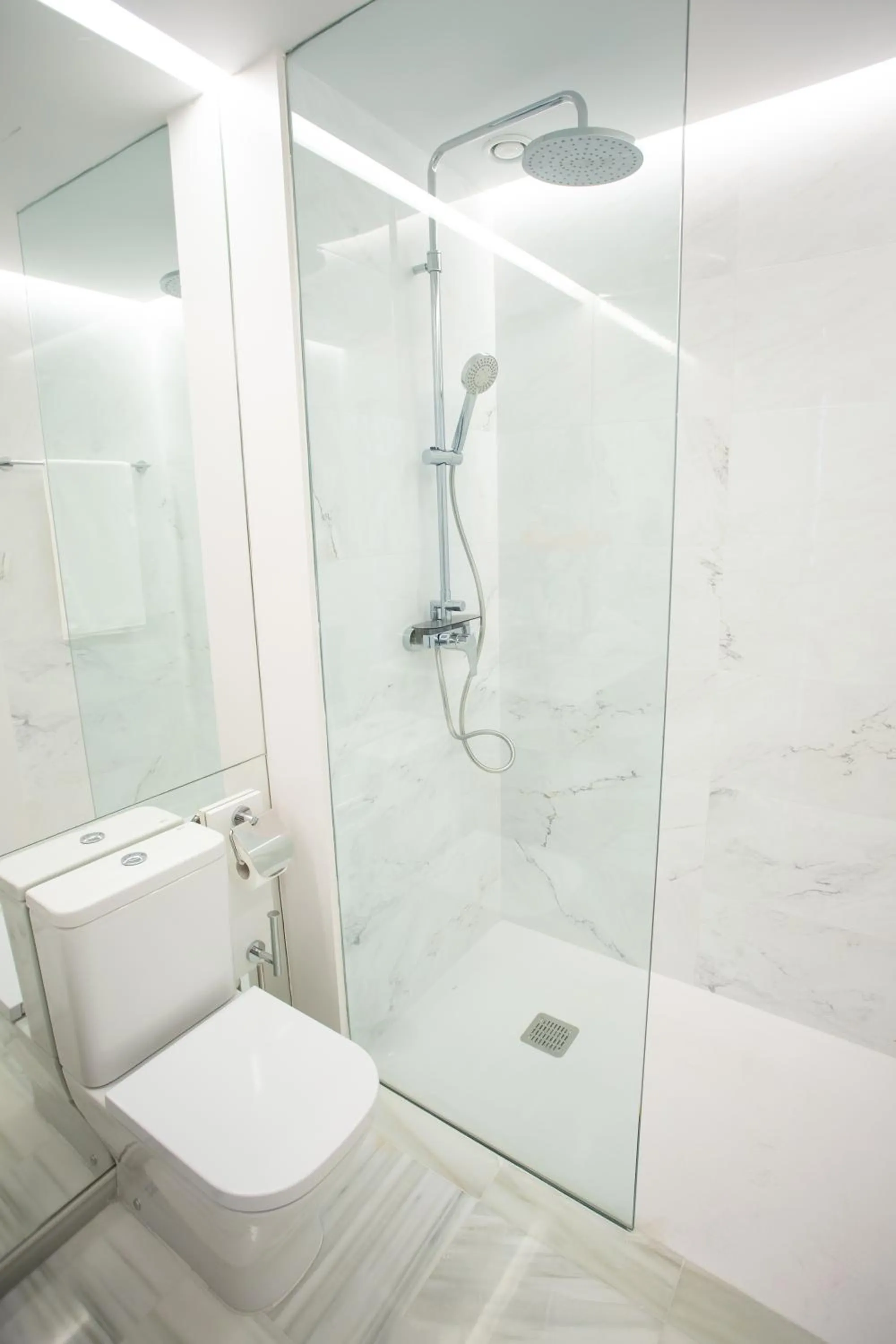 Shower in Plazuela del Carbón Suites