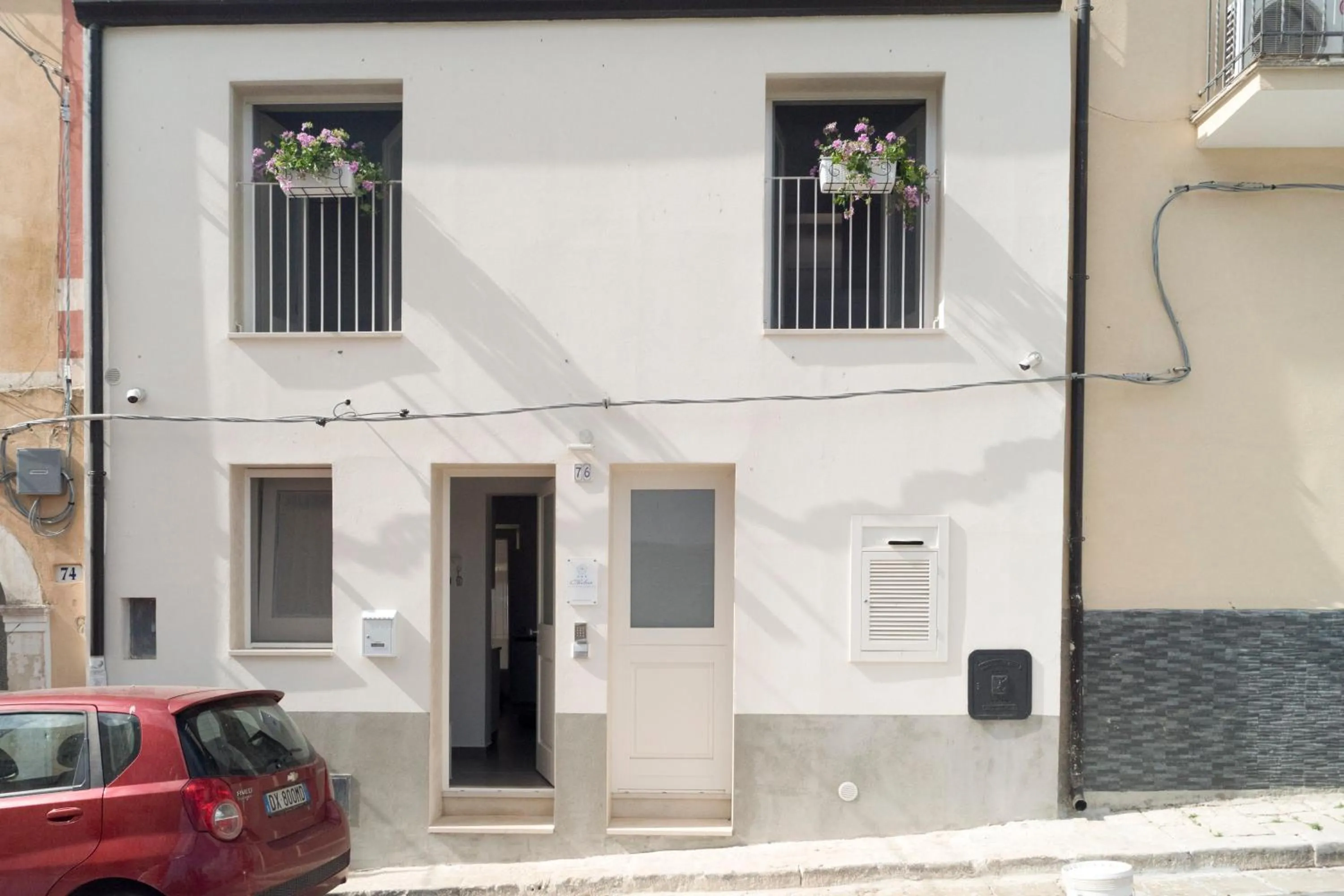 Five-Bedroom Apartment in Chibao
