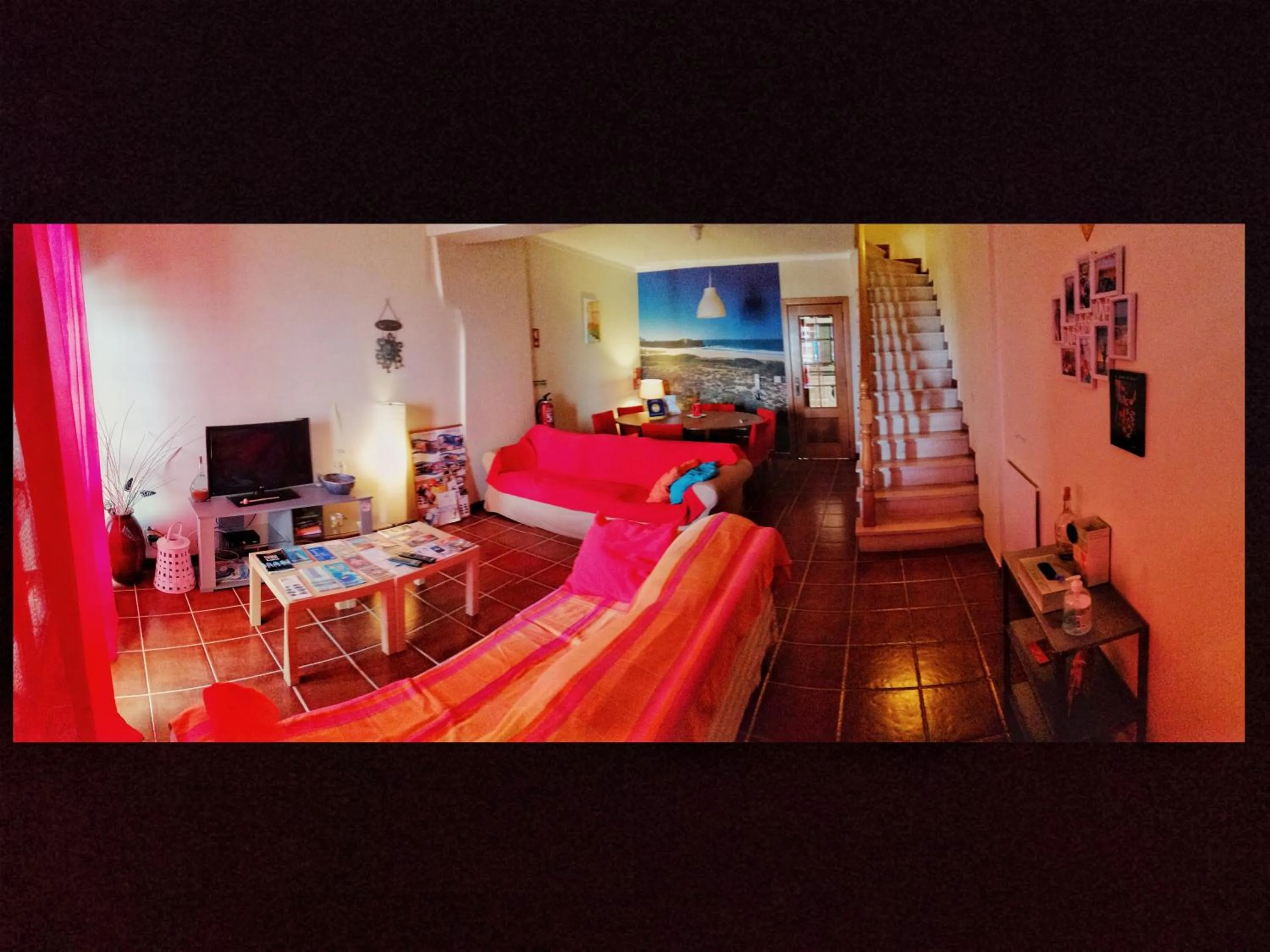 Living room, Bed in Supertubos Beach Hostel