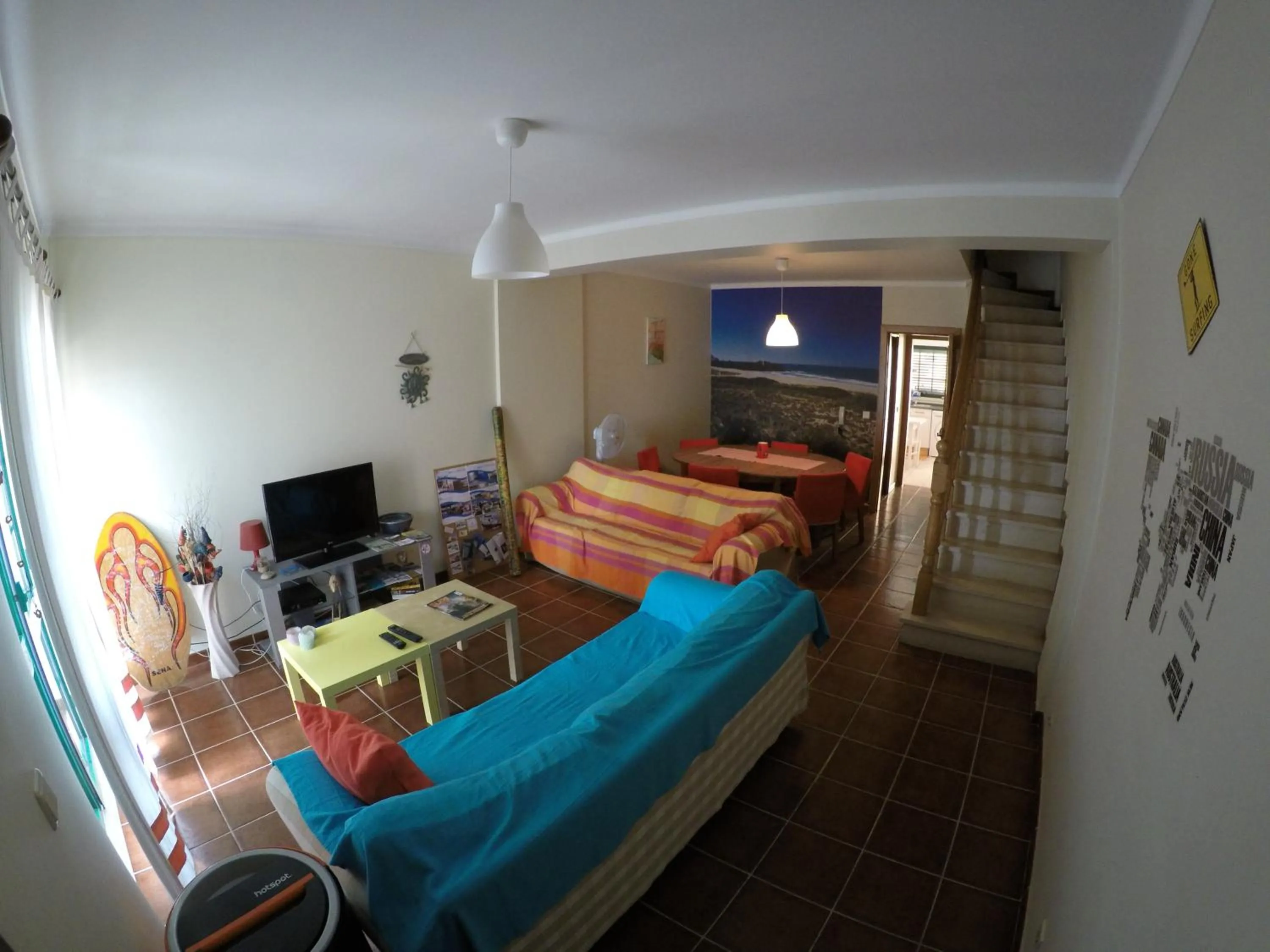 Communal lounge/ TV room, Bed in Supertubos Beach Hostel