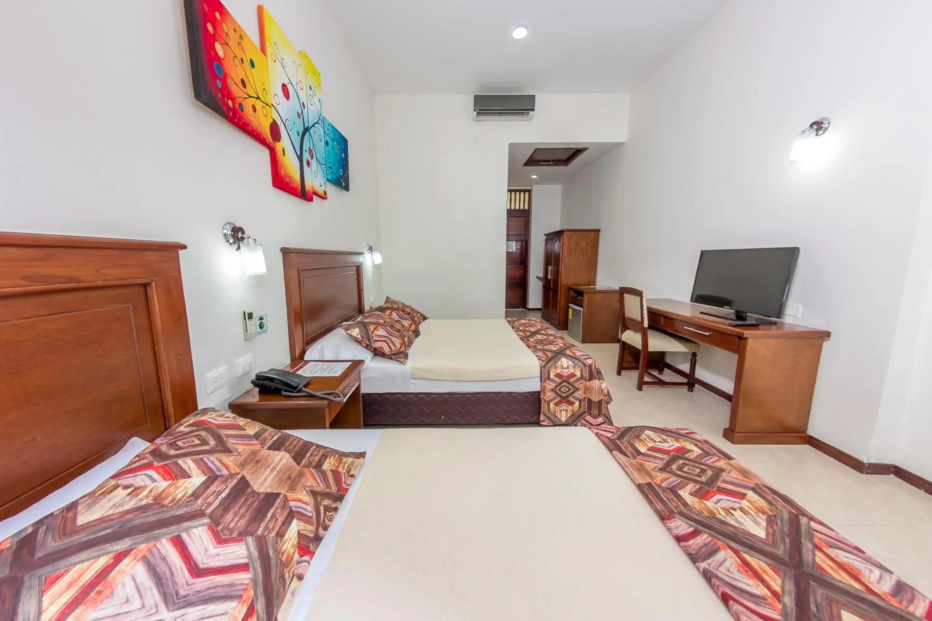 TV and multimedia, Bed in Hotel Guadalajara