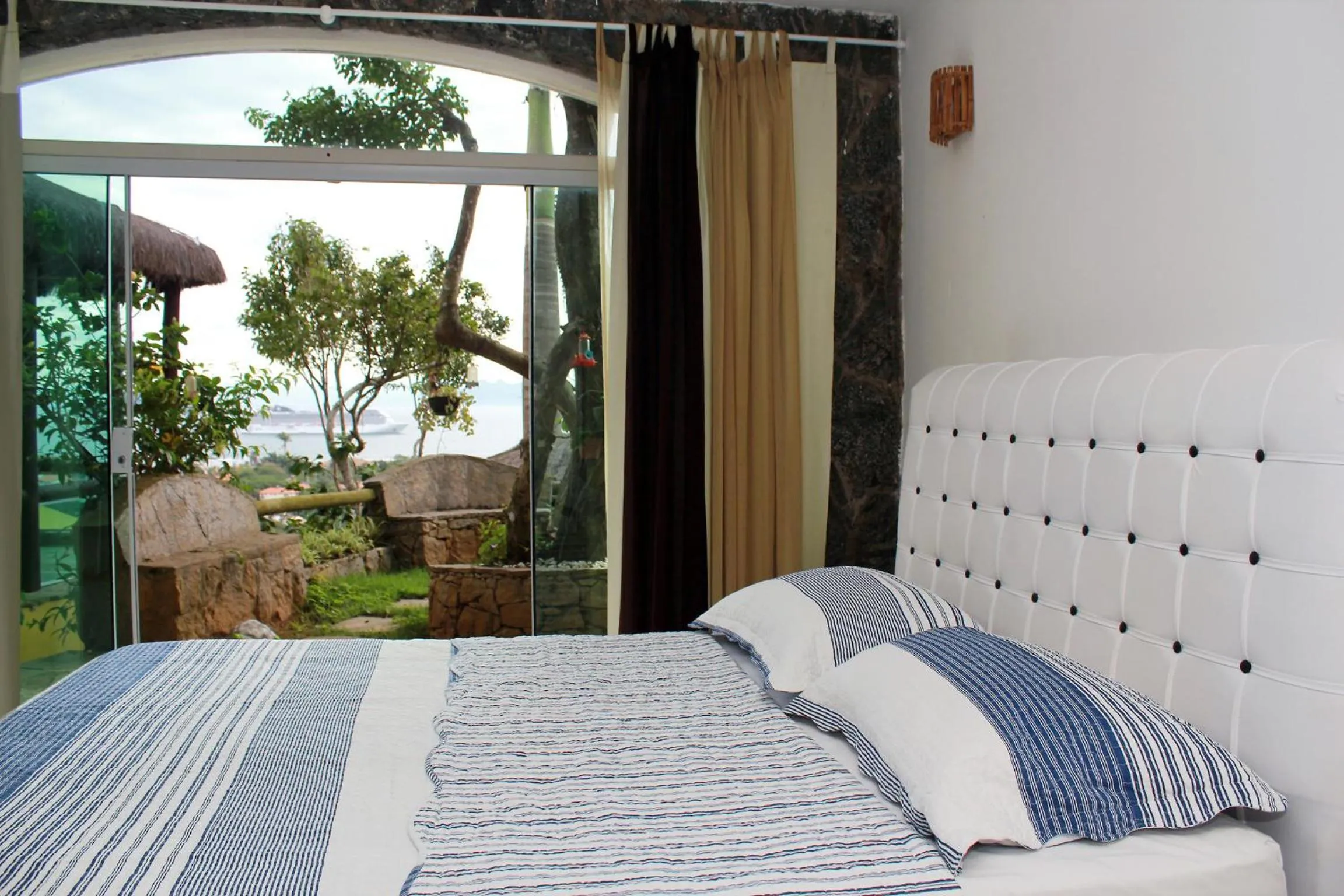 Photo of the whole room in Bella Vista Ocean View