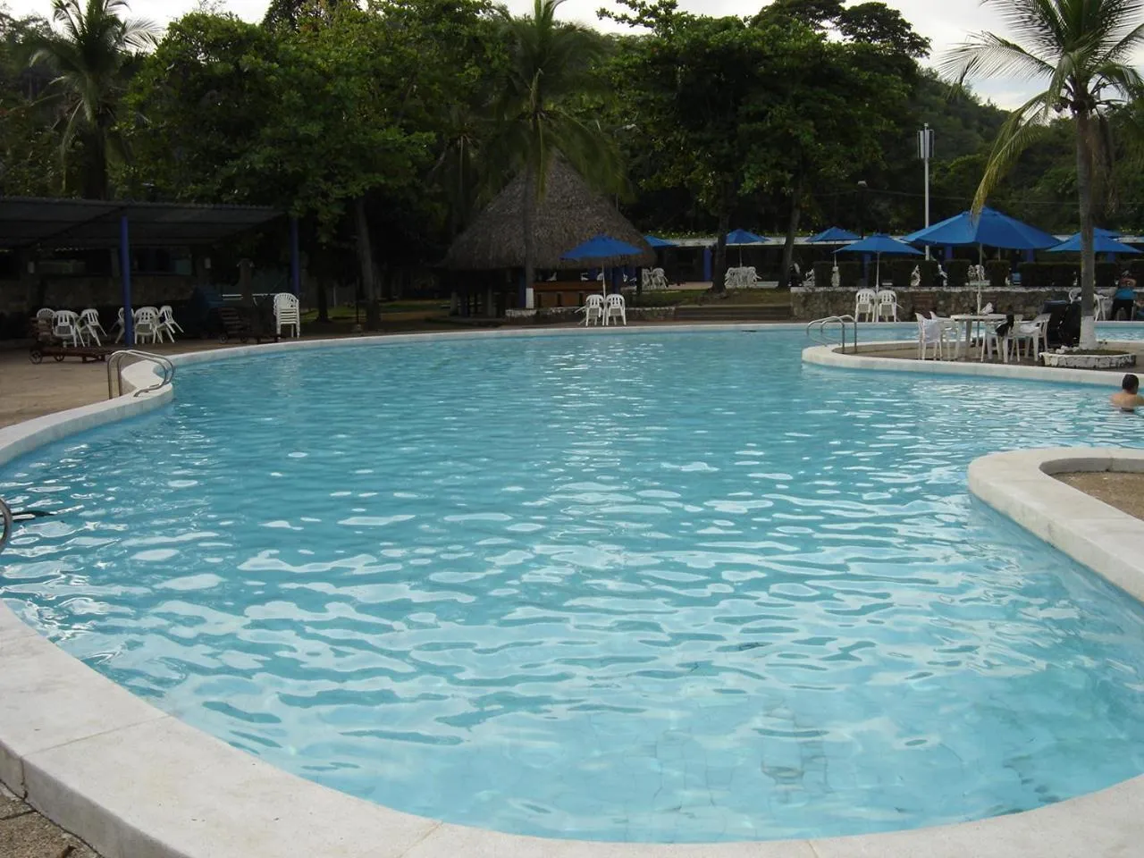 Swimming pool in Hotel Guadaira Resort