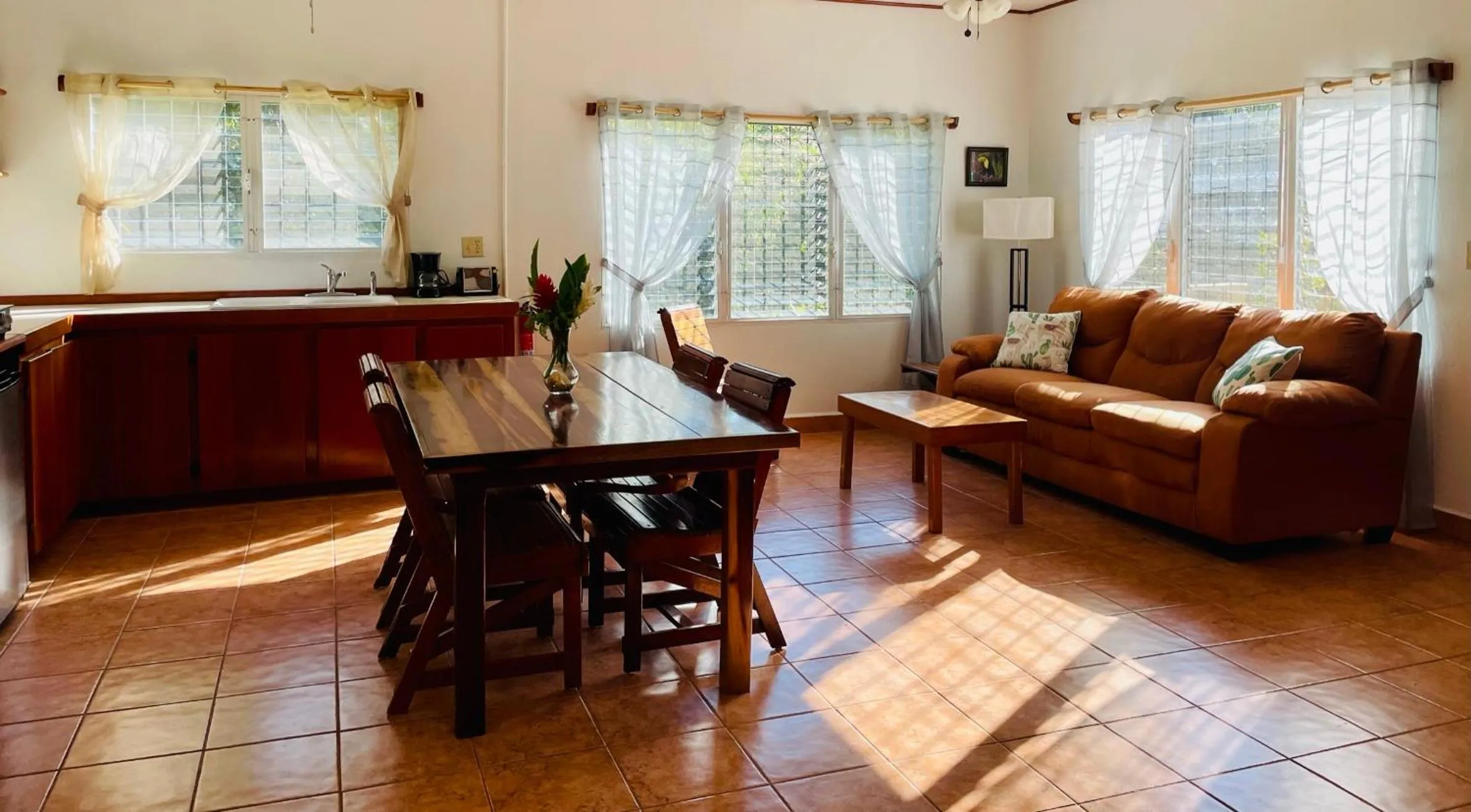 kitchen in Mariposa Jungle Lodge