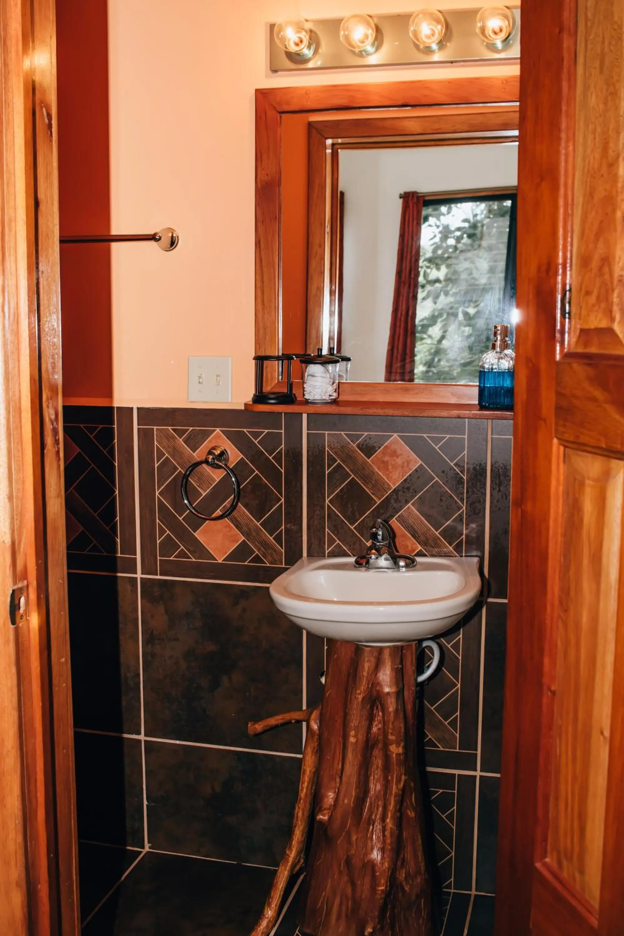 Bathroom in Mariposa Jungle Lodge