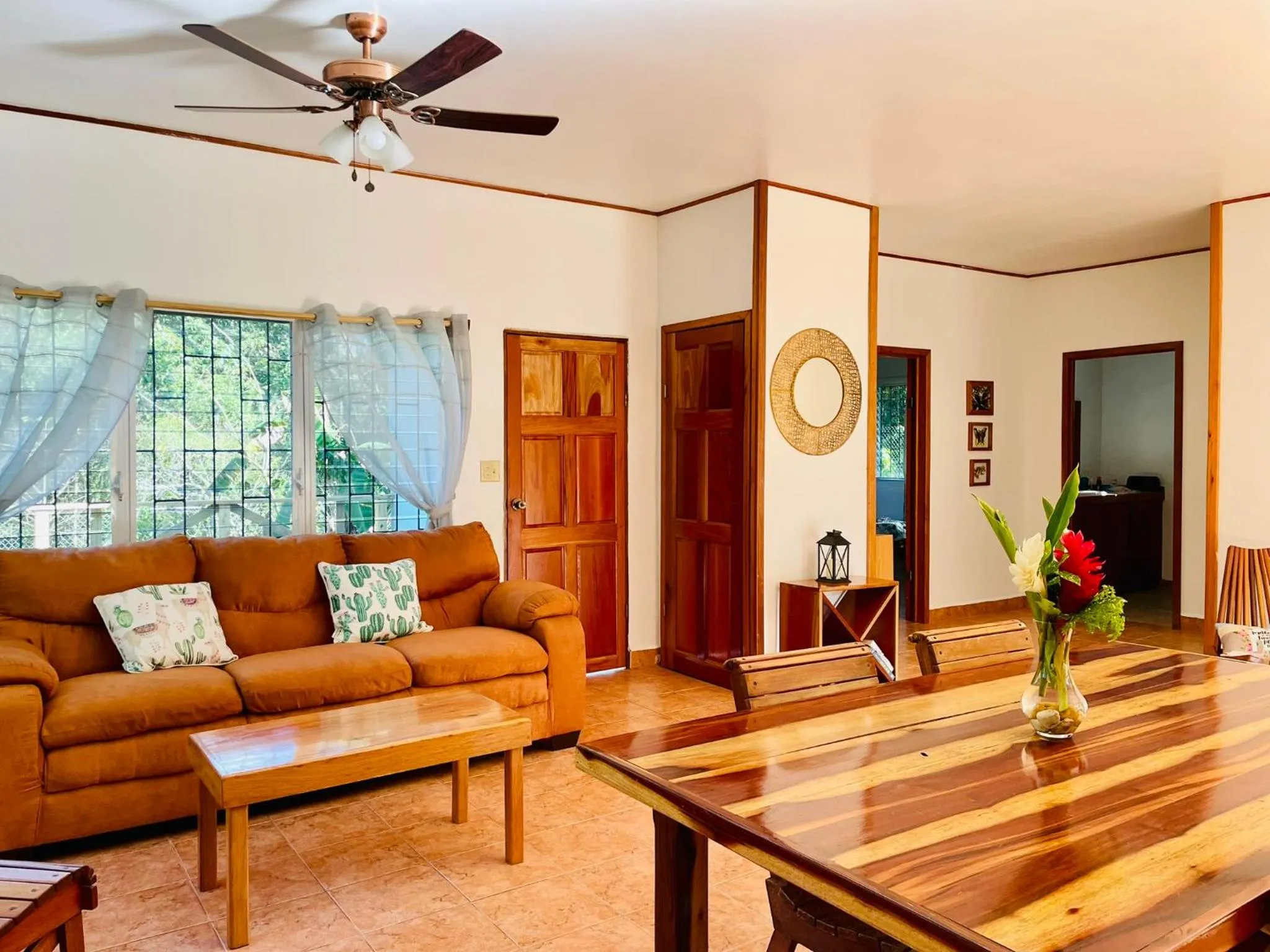 Living room in Mariposa Jungle Lodge