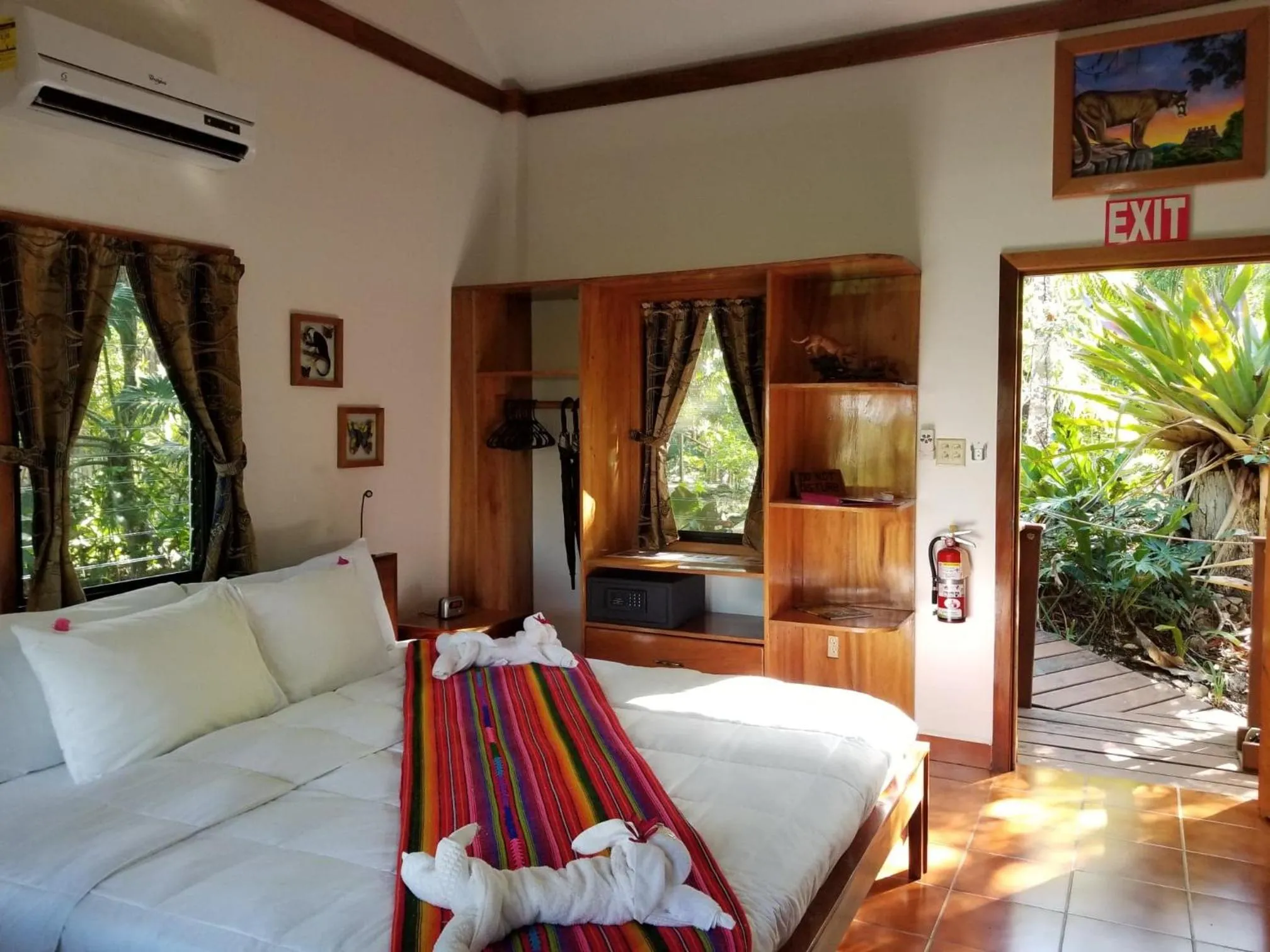 Bedroom in Mariposa Jungle Lodge