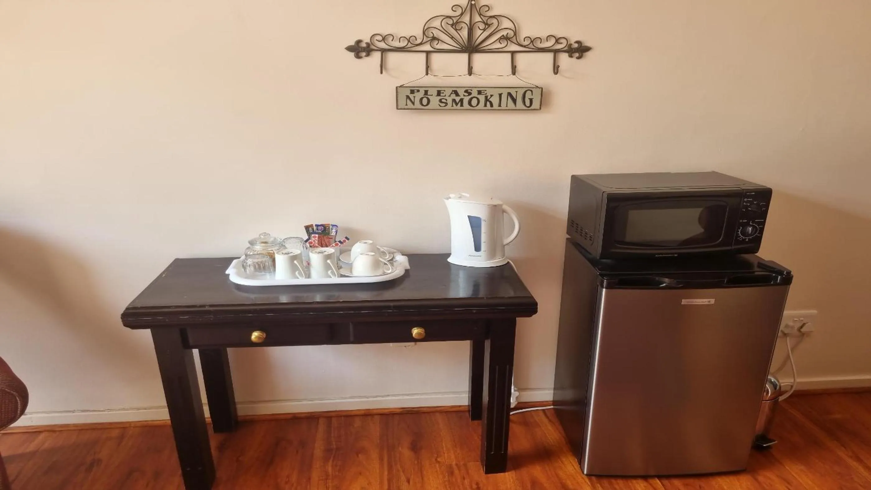 Coffee/tea facilities in Frankfort Guesthouse