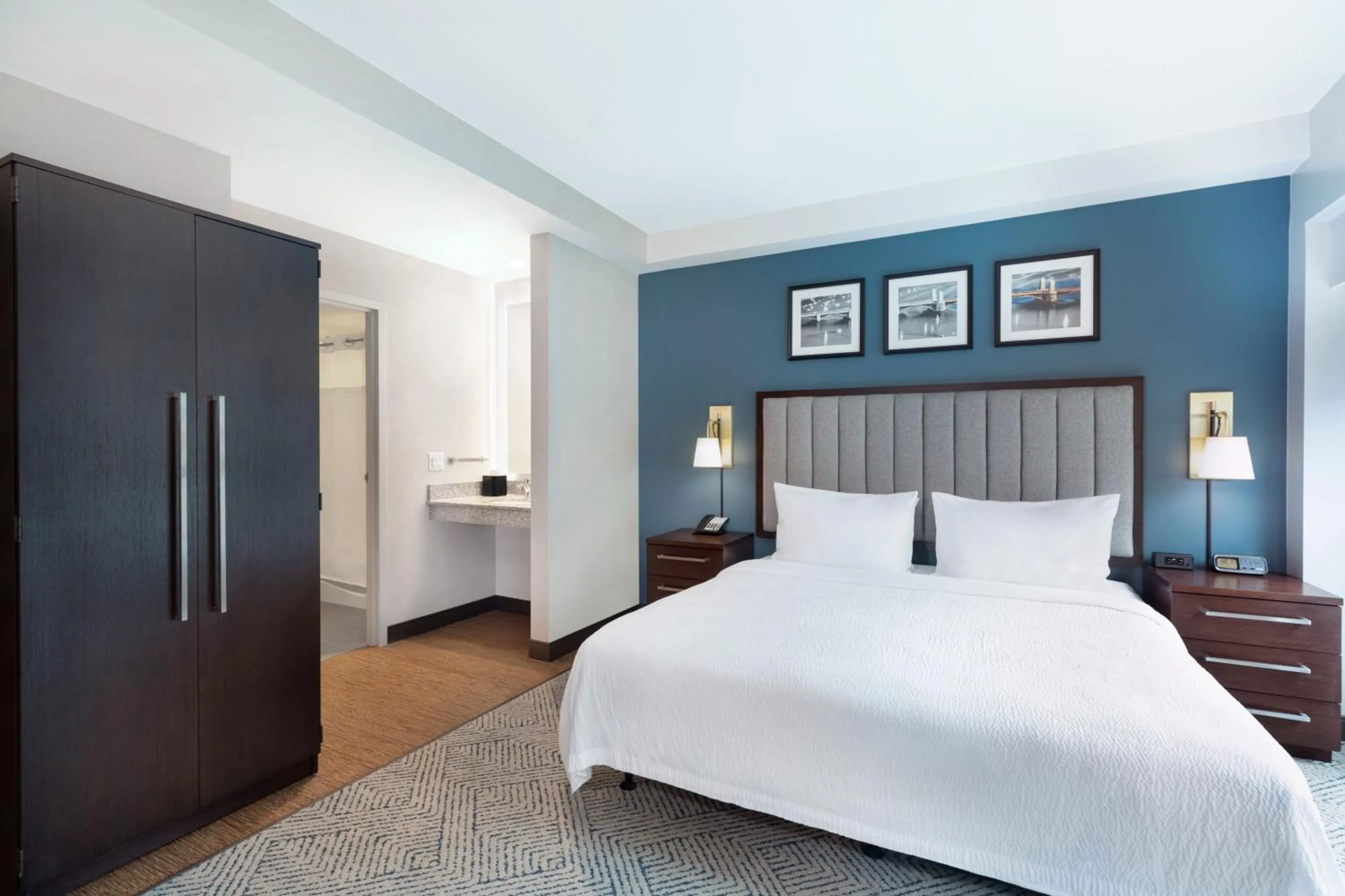 Bedroom, Bed in Residence Inn by Marriott Boston Back Bay/Fenway