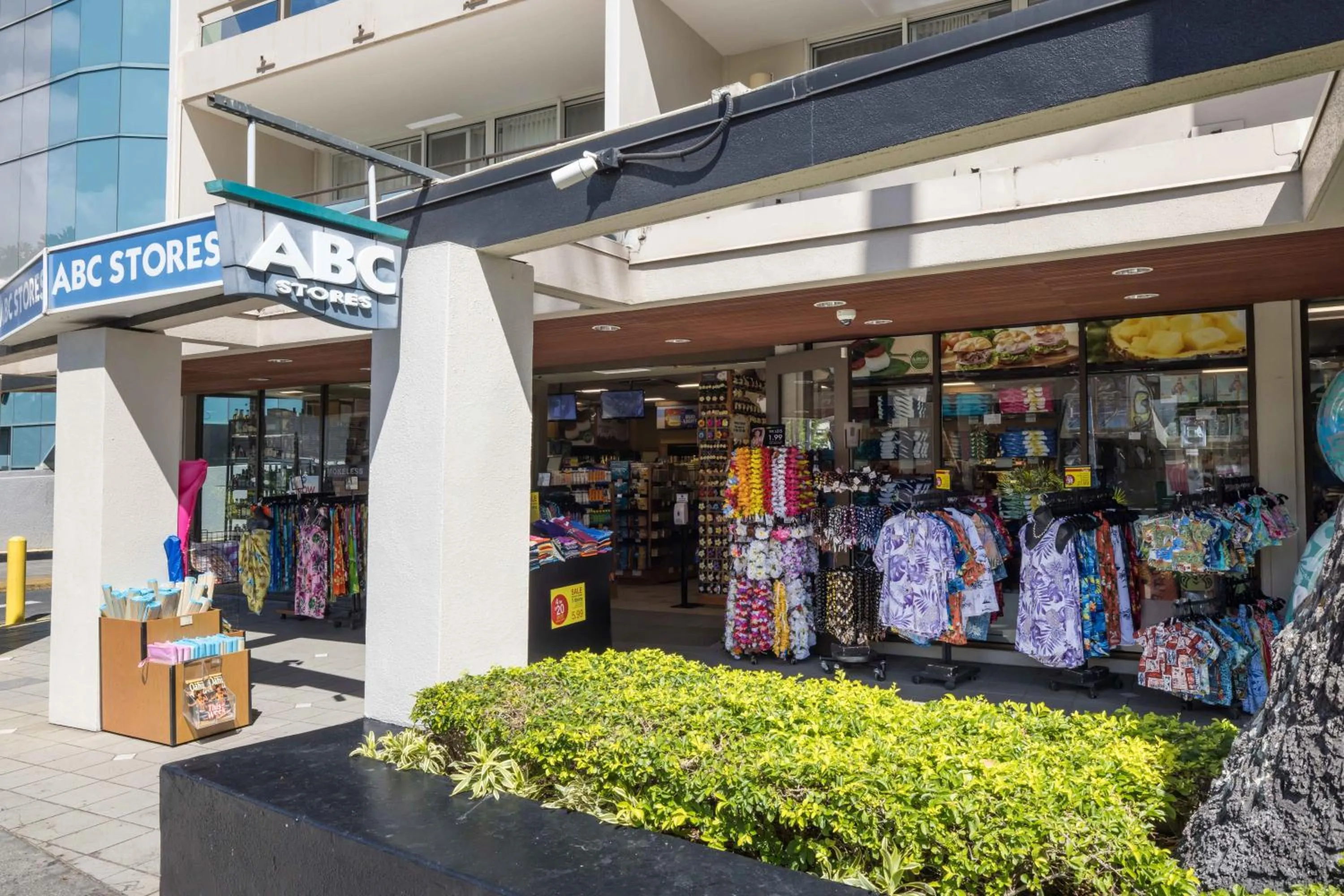 On-site shops in Regency on Beachwalk Waikiki by OUTRIGGER