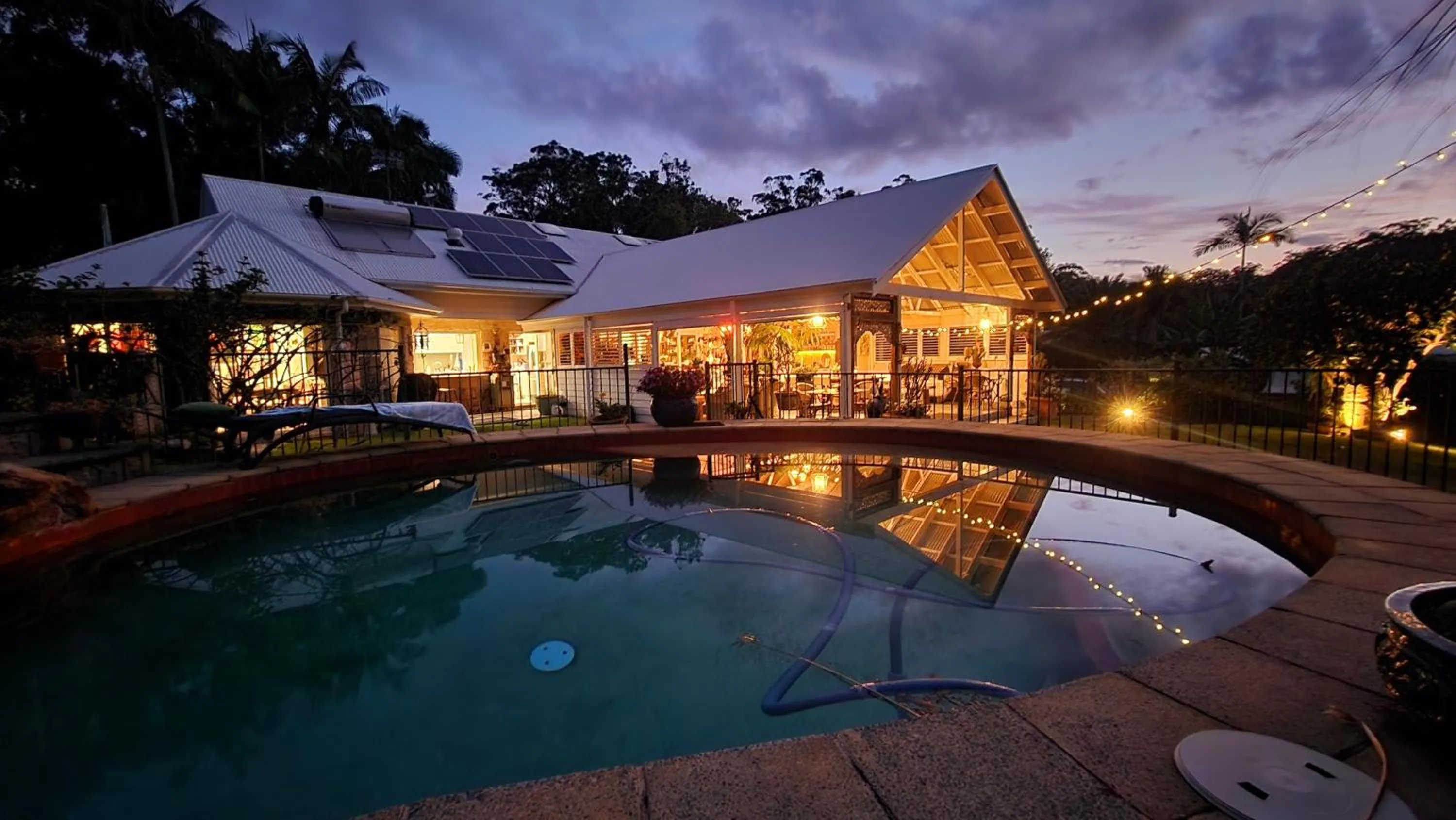 Swimming pool in Noosa Valley Manor B&B