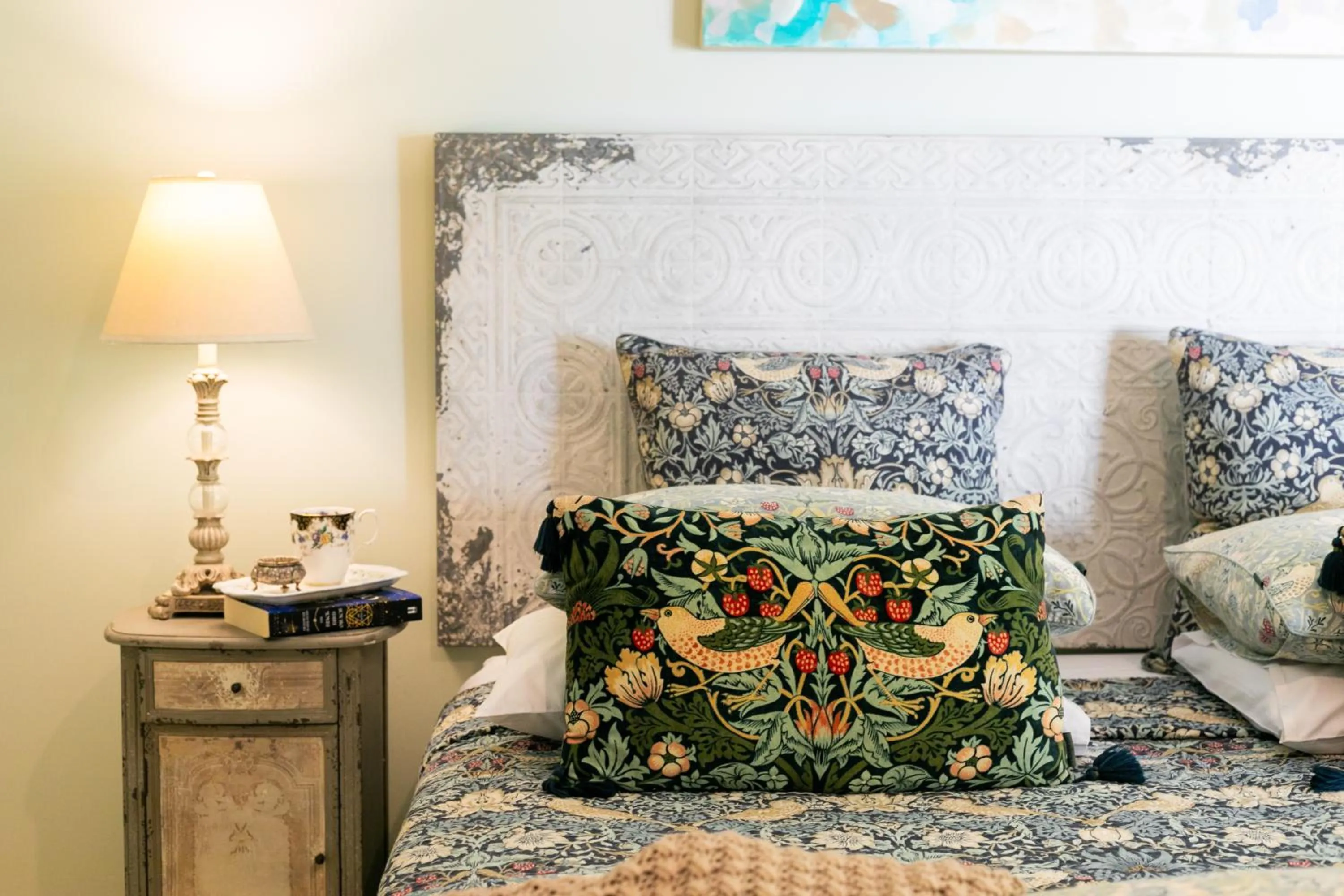 Bed in Noosa Valley Manor B&B