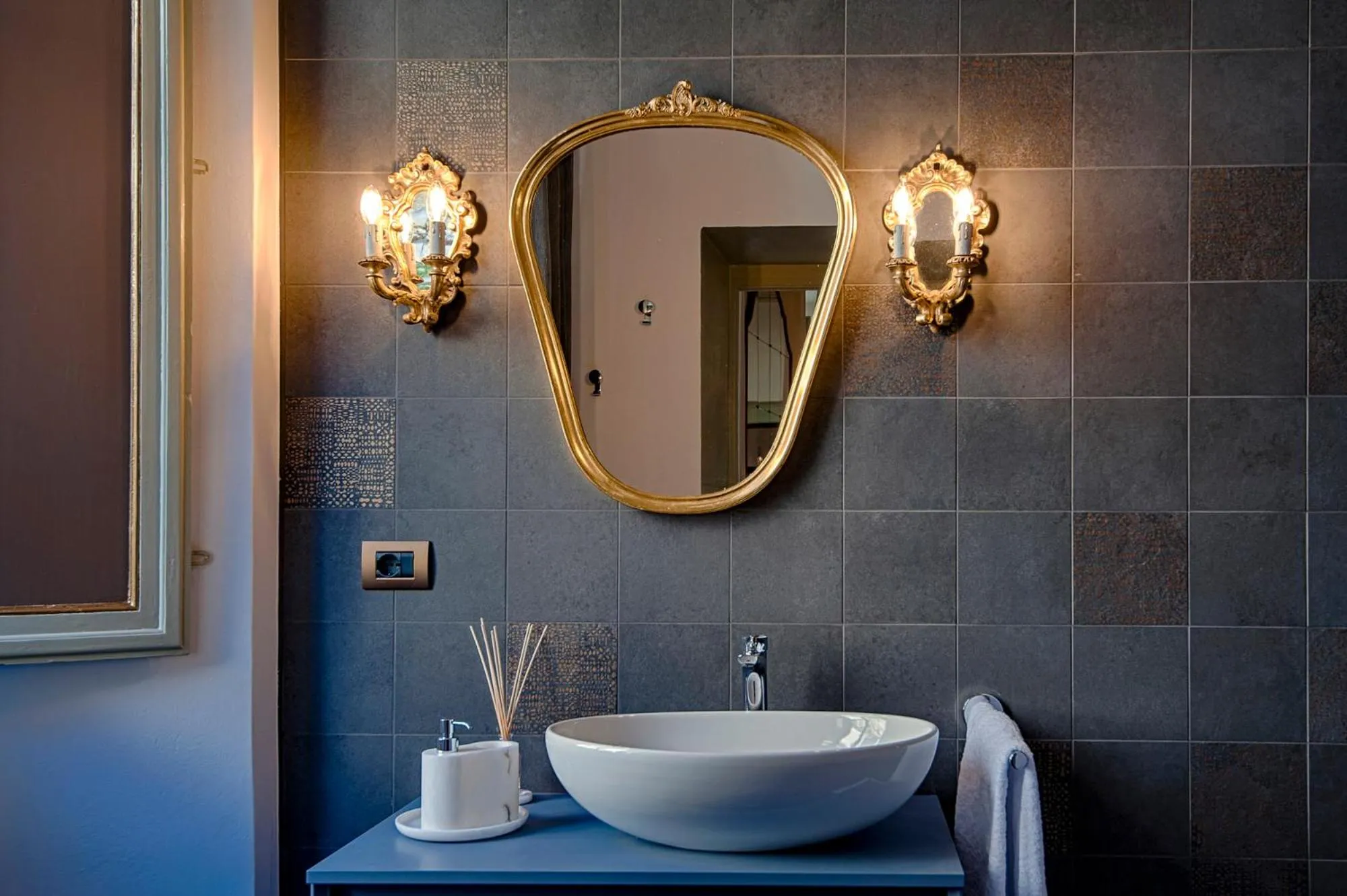 Bathroom in antica bifora rsm