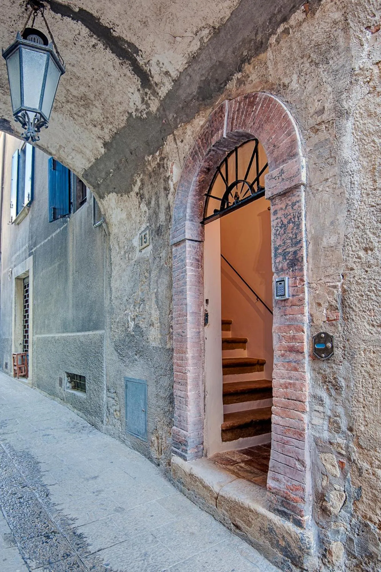 Facade/entrance in antica bifora rsm