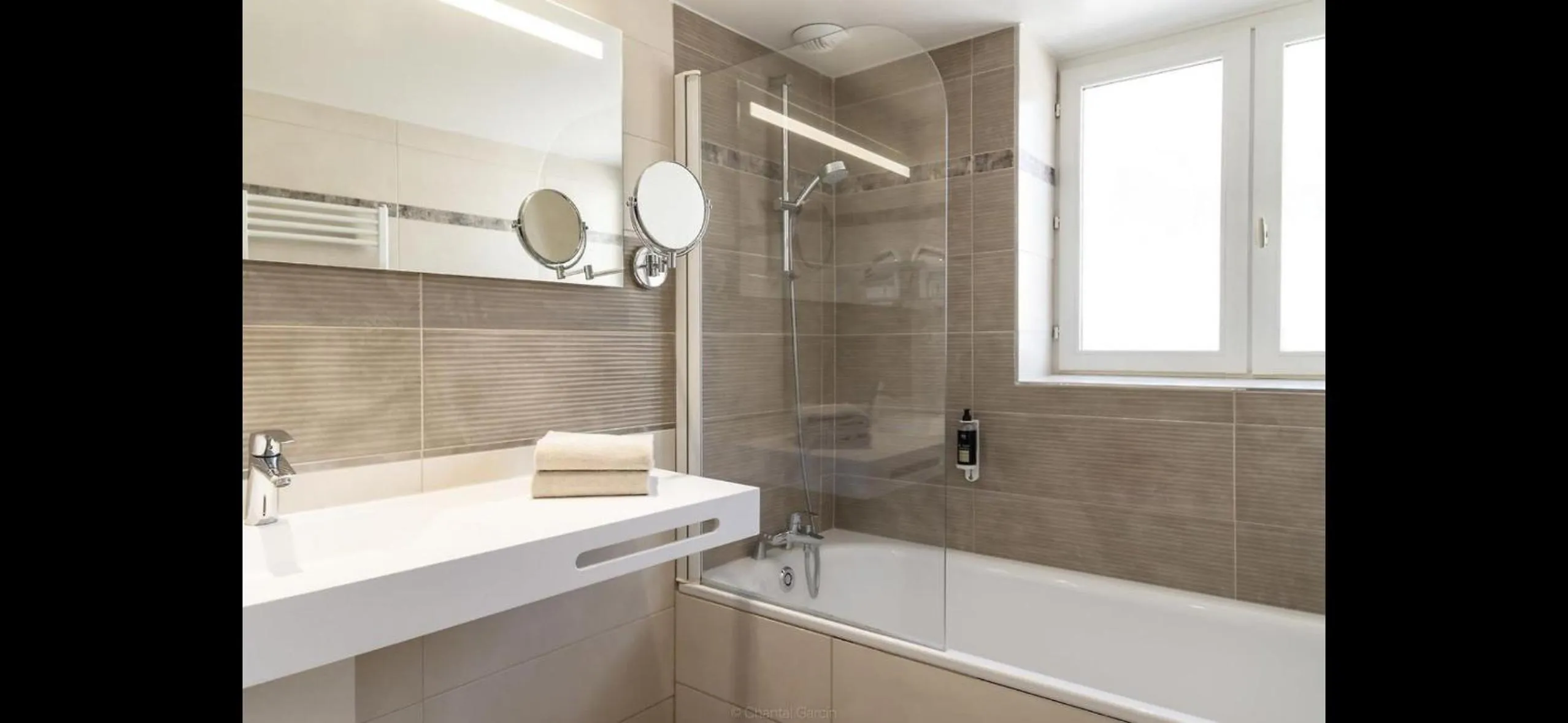 Bathroom in Hôtel de L'univers