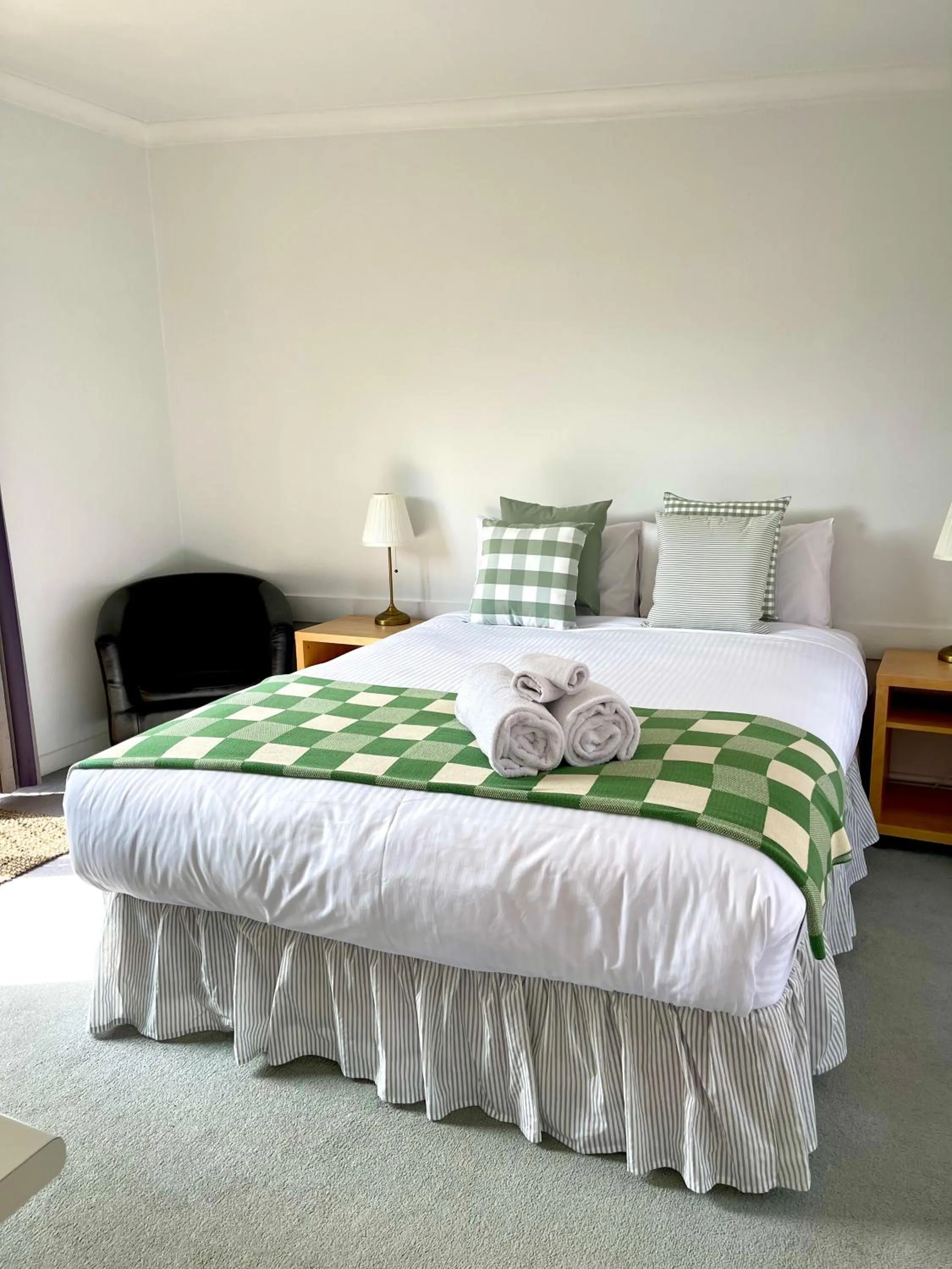 Bed in Euroa Motor Inn