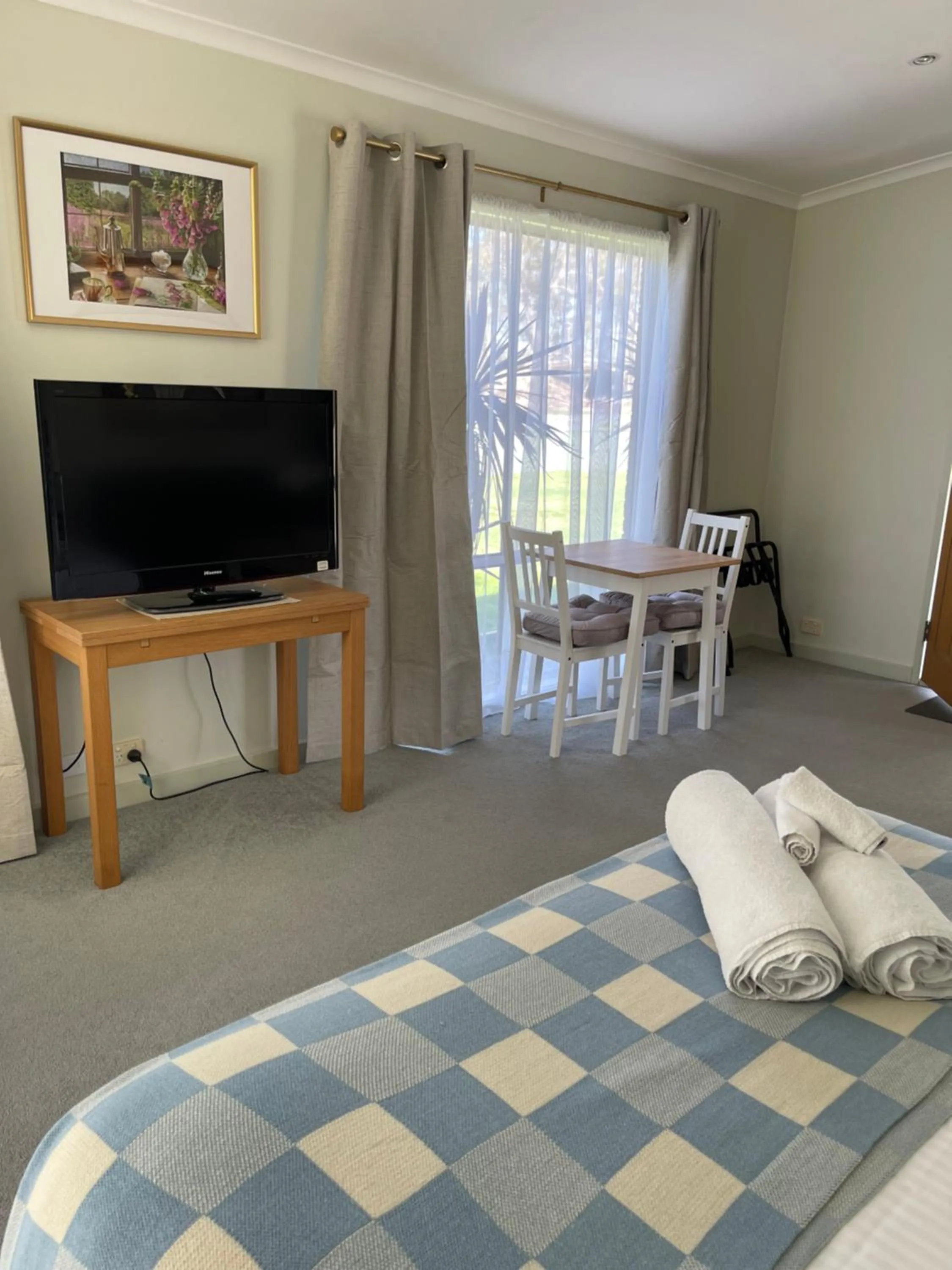 Bed in Euroa Motor Inn