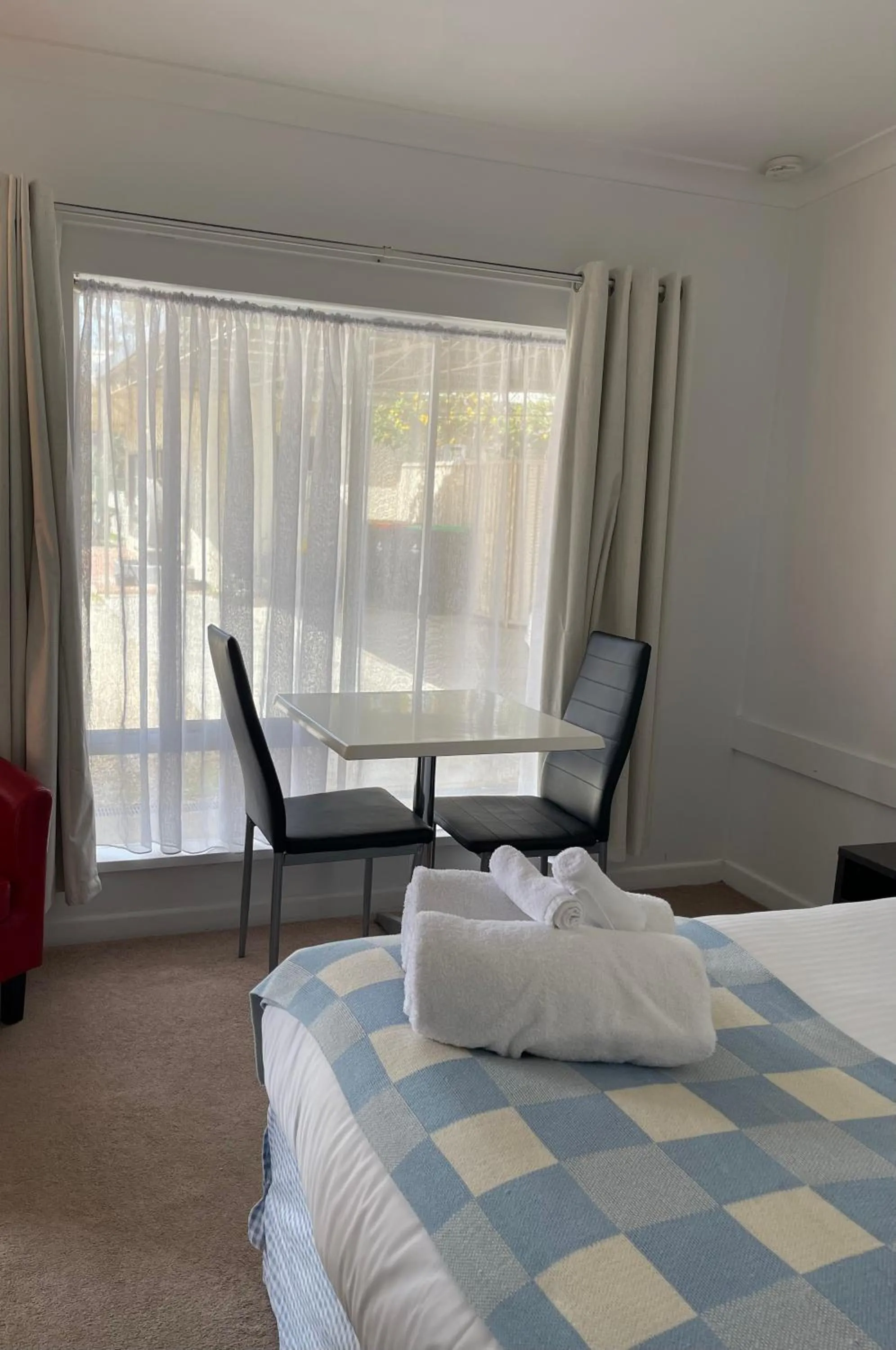 Bed in Euroa Motor Inn