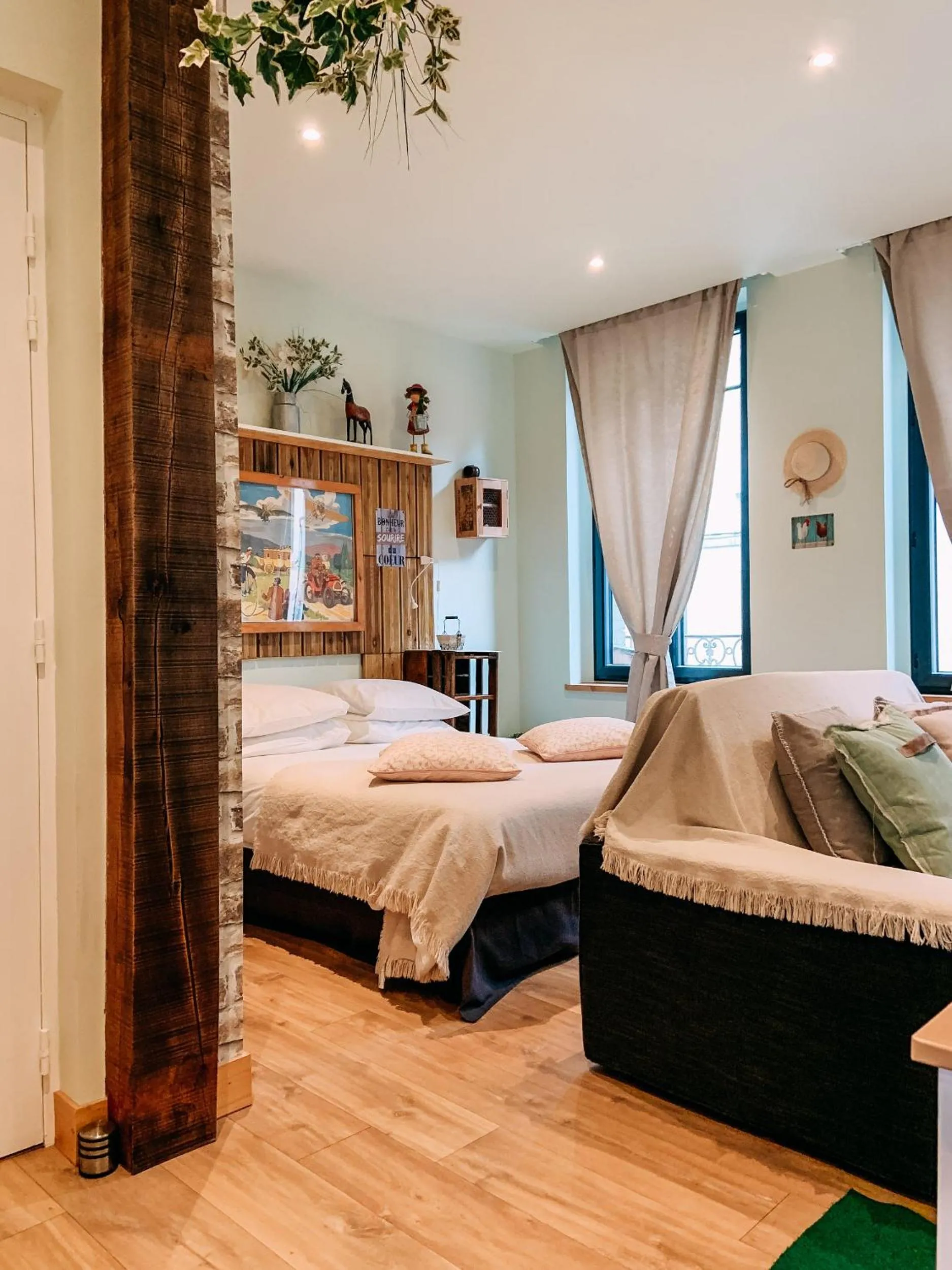 Bedroom, Bed in La villa des souhaits