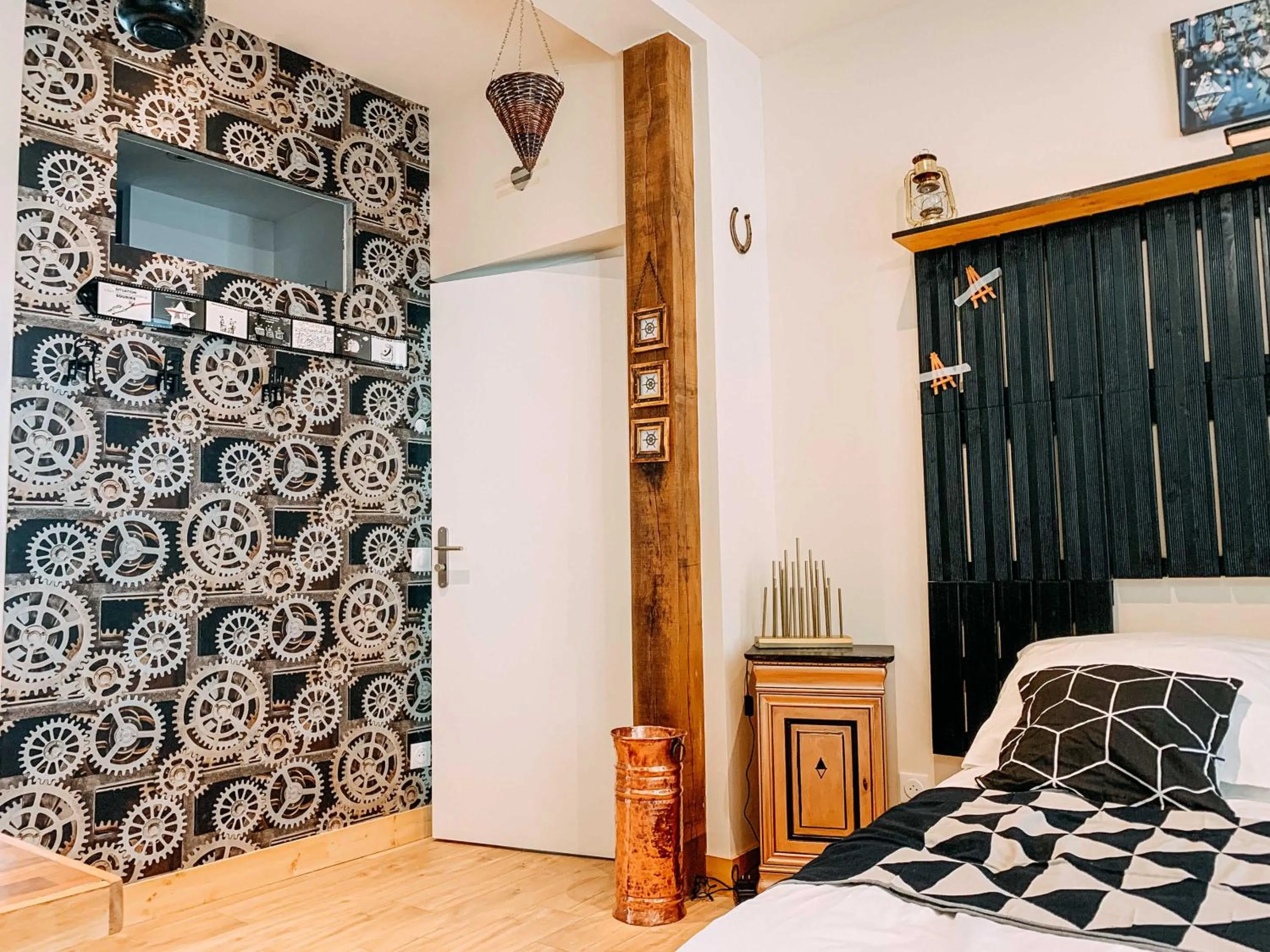 Bedroom, Bed in La villa des souhaits