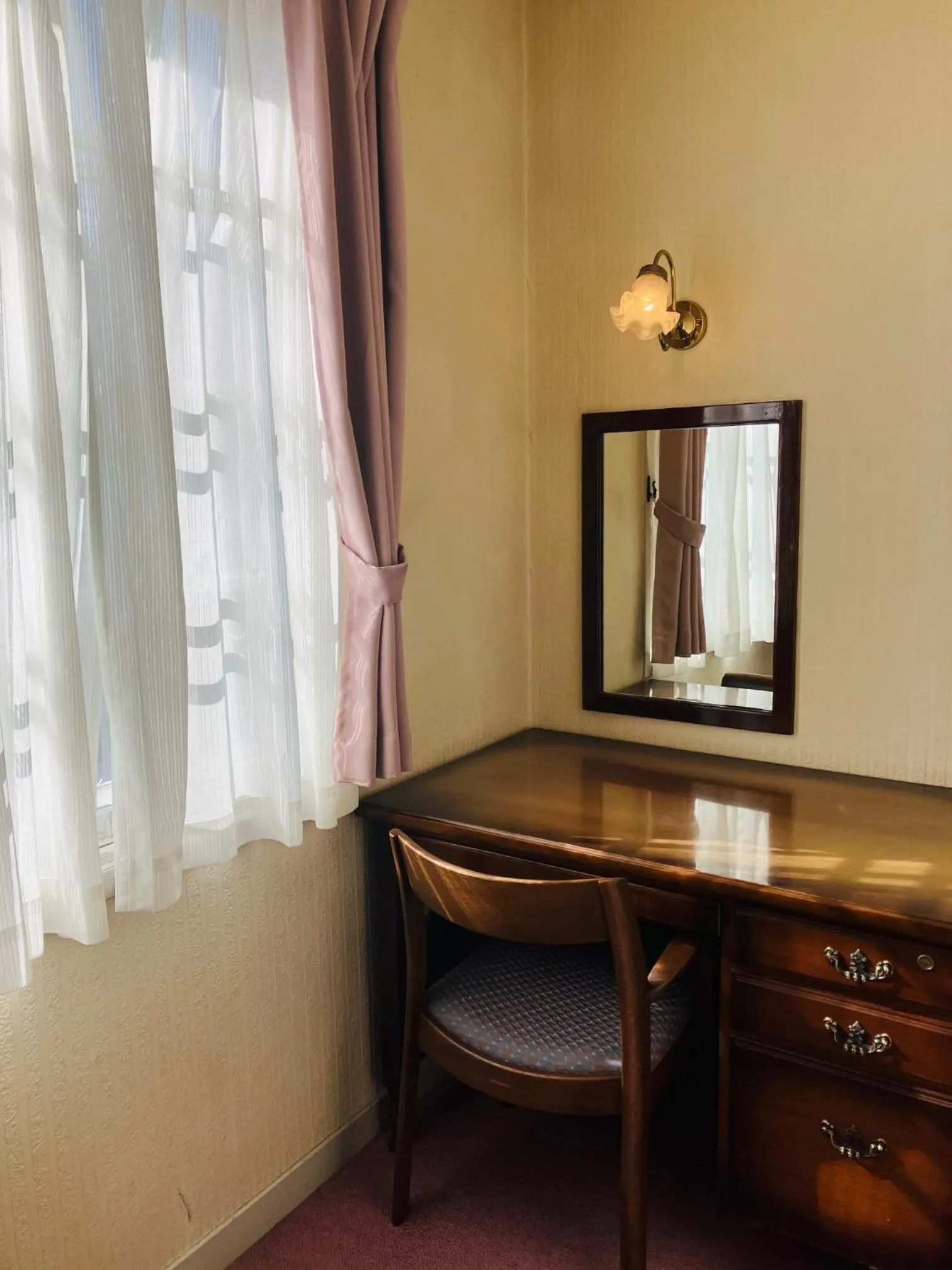 Petit Hotel and Restaurant Air Mail