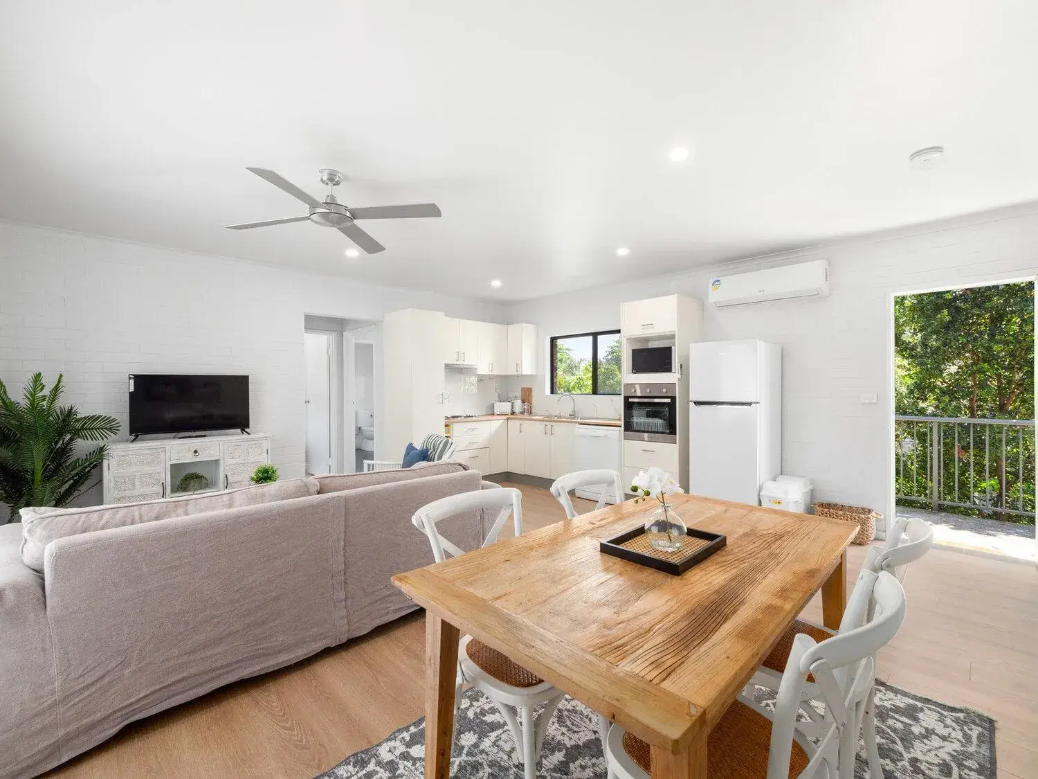 Two-Bedroom Apartment in Ocean Park Motel & Holiday Apartments Two-Bedroom Apartment in Ocean Park Motel & Holiday Apartments