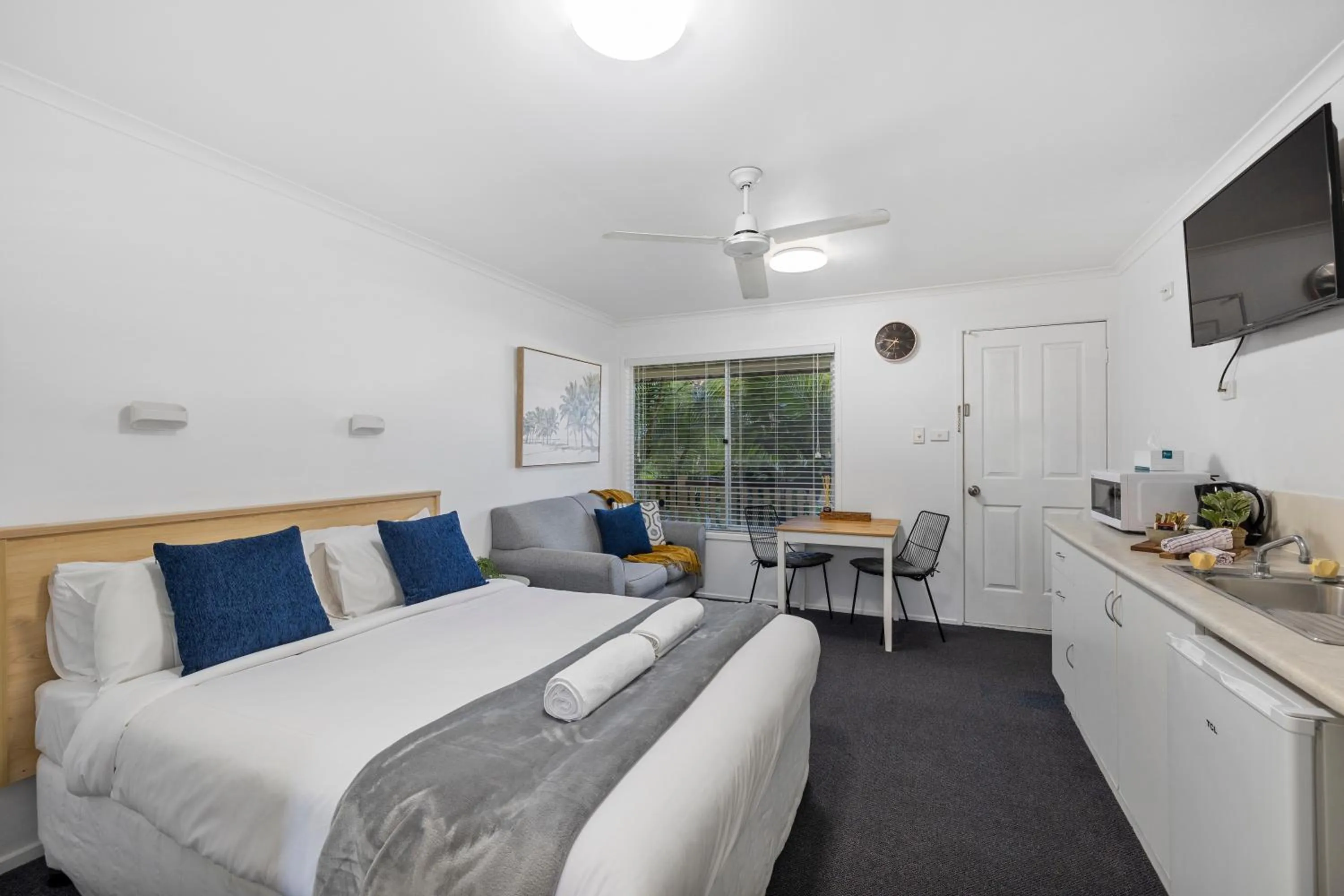 Bed in Ocean Park Motel & Holiday Apartments