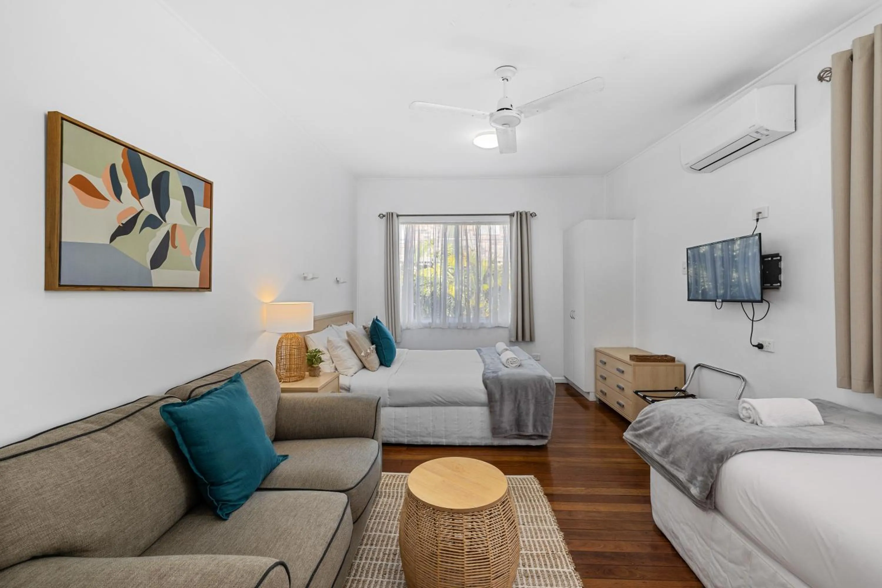 Bed in Ocean Park Motel & Holiday Apartments