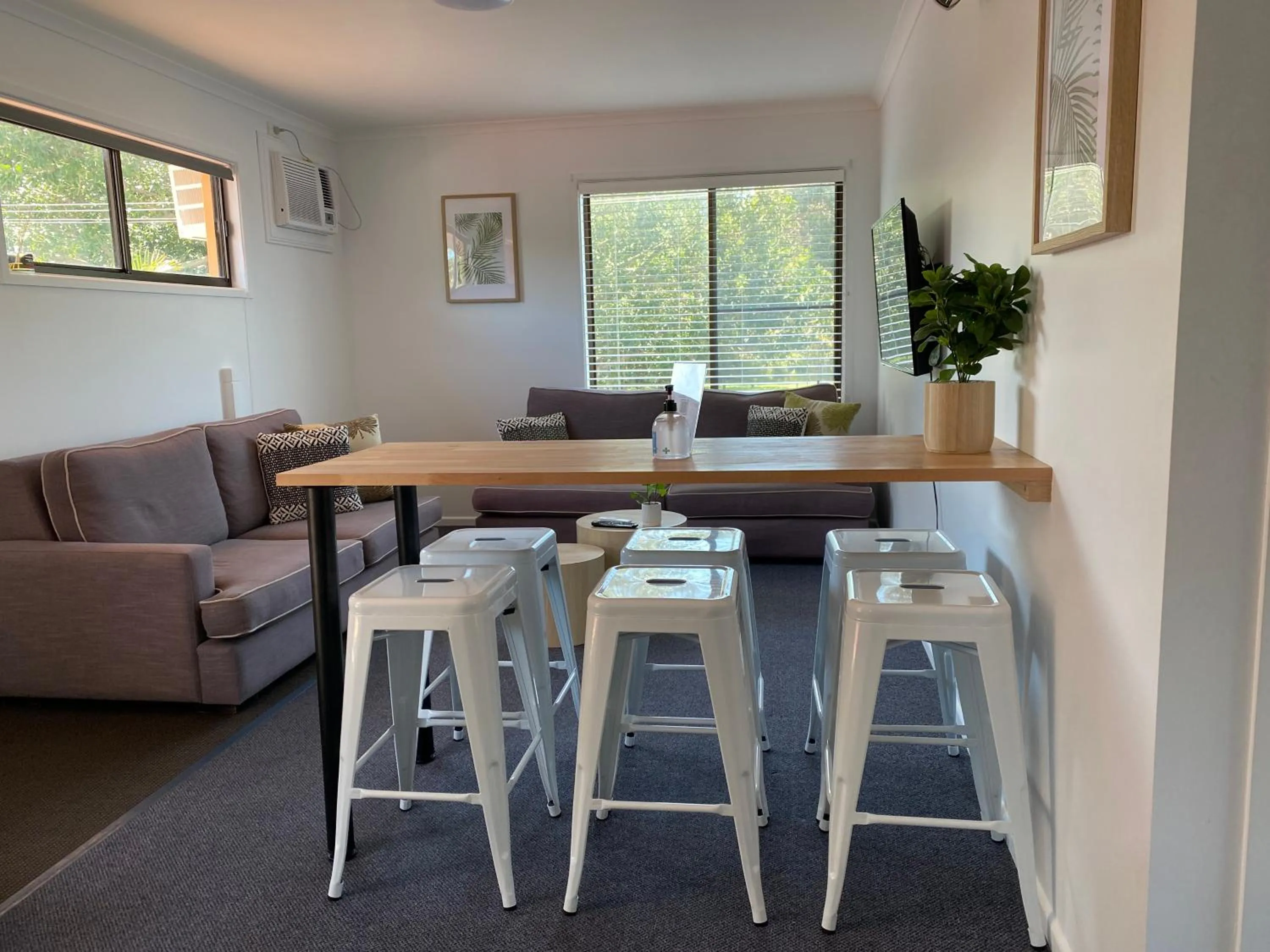 Living room in Ocean Park Motel & Holiday Apartments