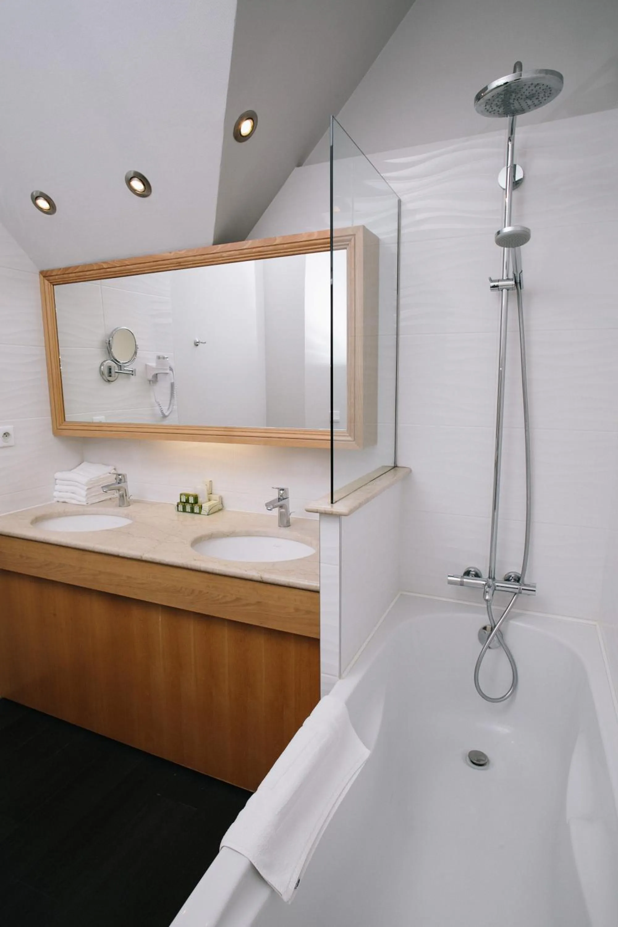 Bathroom in Le Relais Du Roy