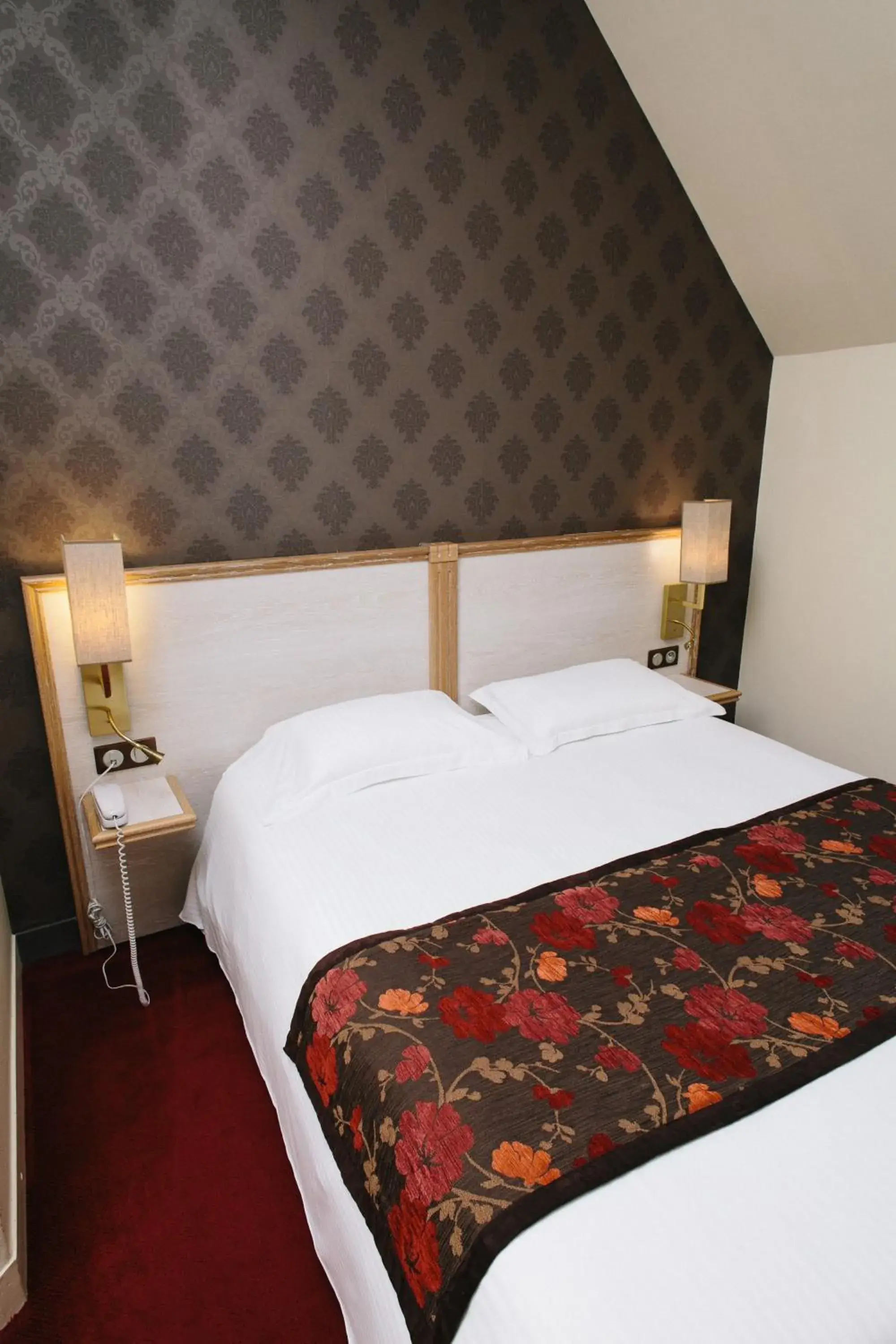 Superior Double Room with Shower in Le Relais Du Roy Superior Double Room with Shower in Le Relais Du Roy