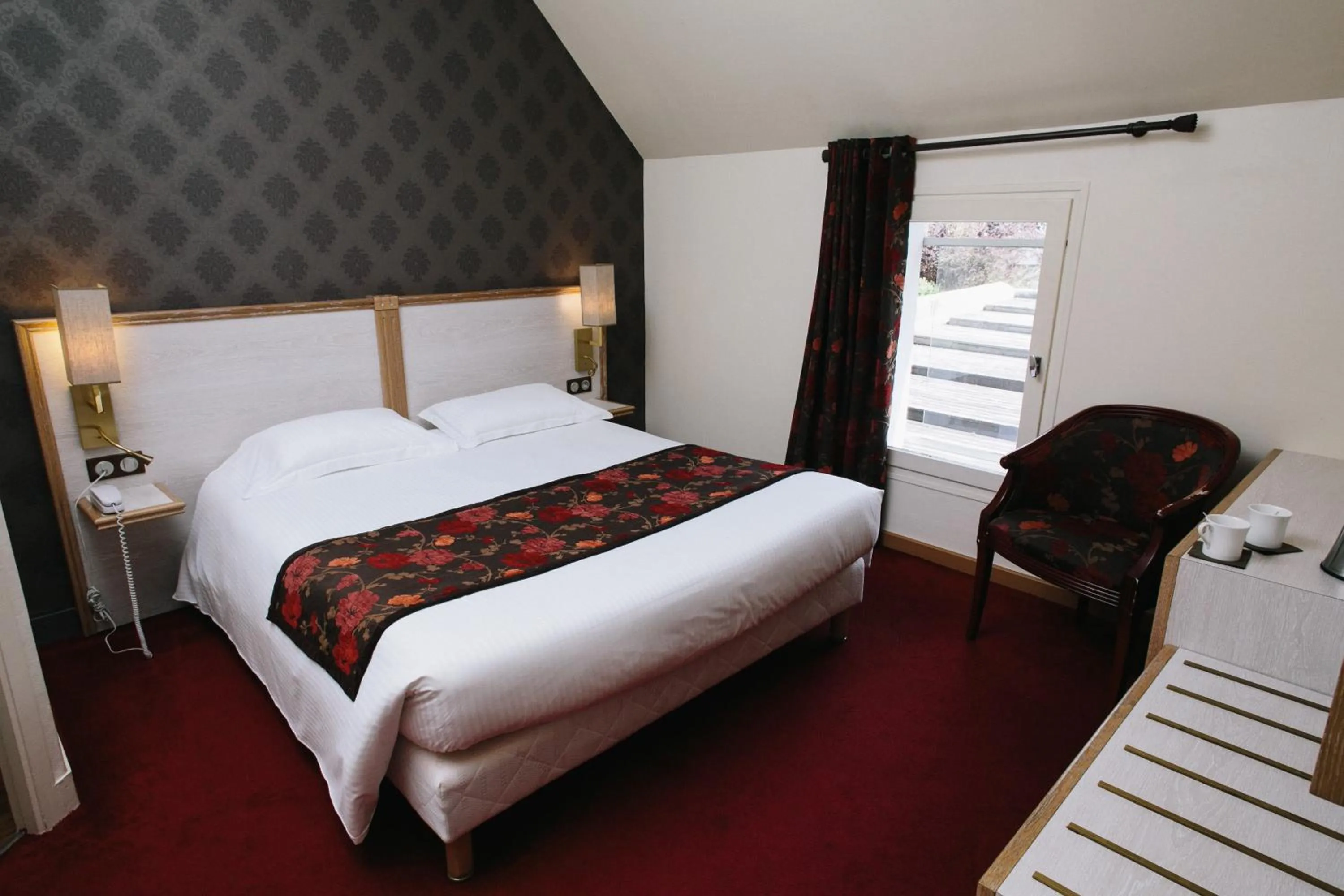 Family, Bed in Le Relais Du Roy